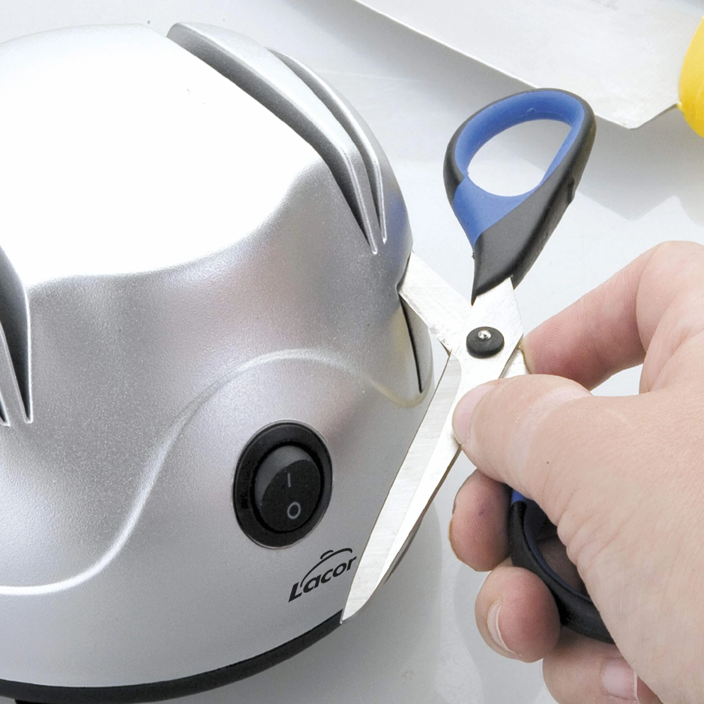 Lacor 69141 Affilatore per coltelli elettrico 60 W