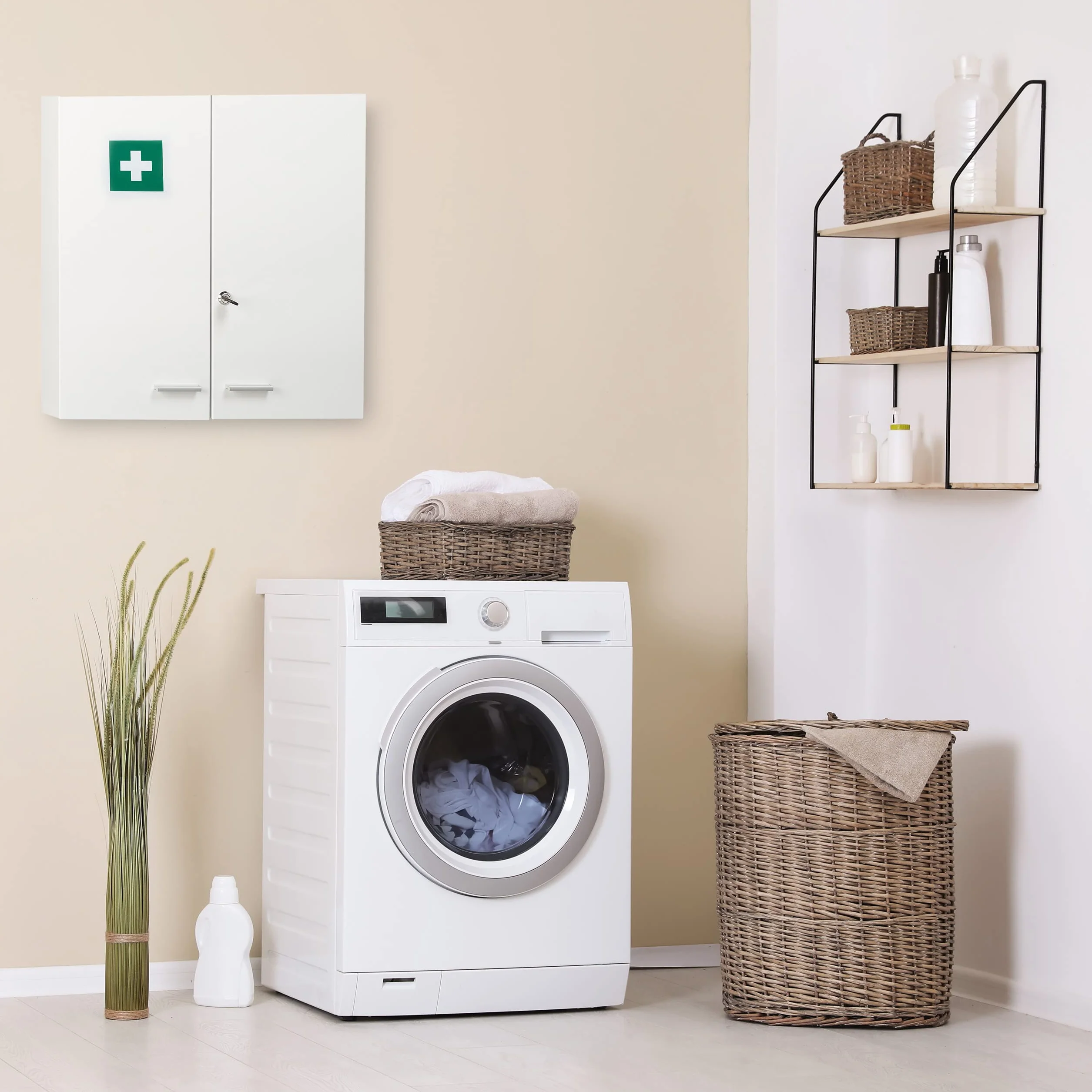 Relaxdays Armadietto Medicinali, Pronto Soccorso, Cassetta da Parete, 11 Scomparti, 2 Ante, HLP: 53x53x21,5 cm, Bianco