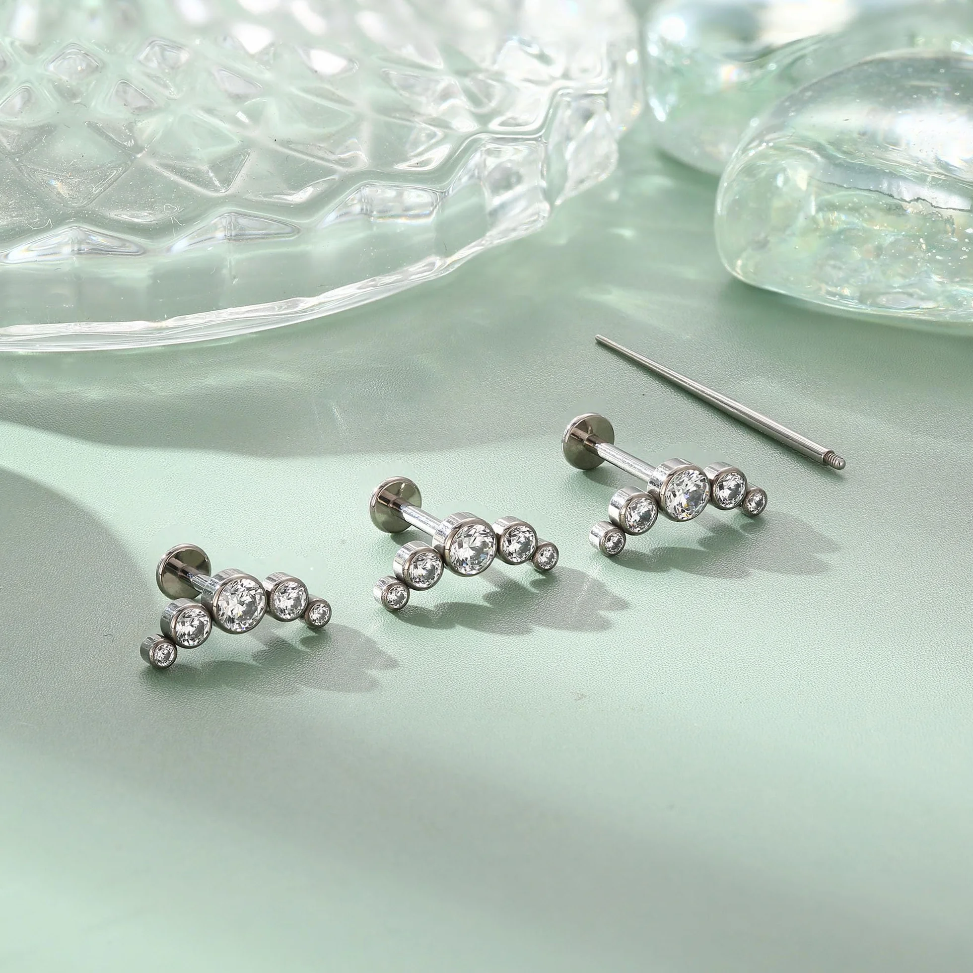 YADOCA G23 Titanio Piercing Orecchio Helix Filettato Internamente Ipoallergenico - Argento Oro