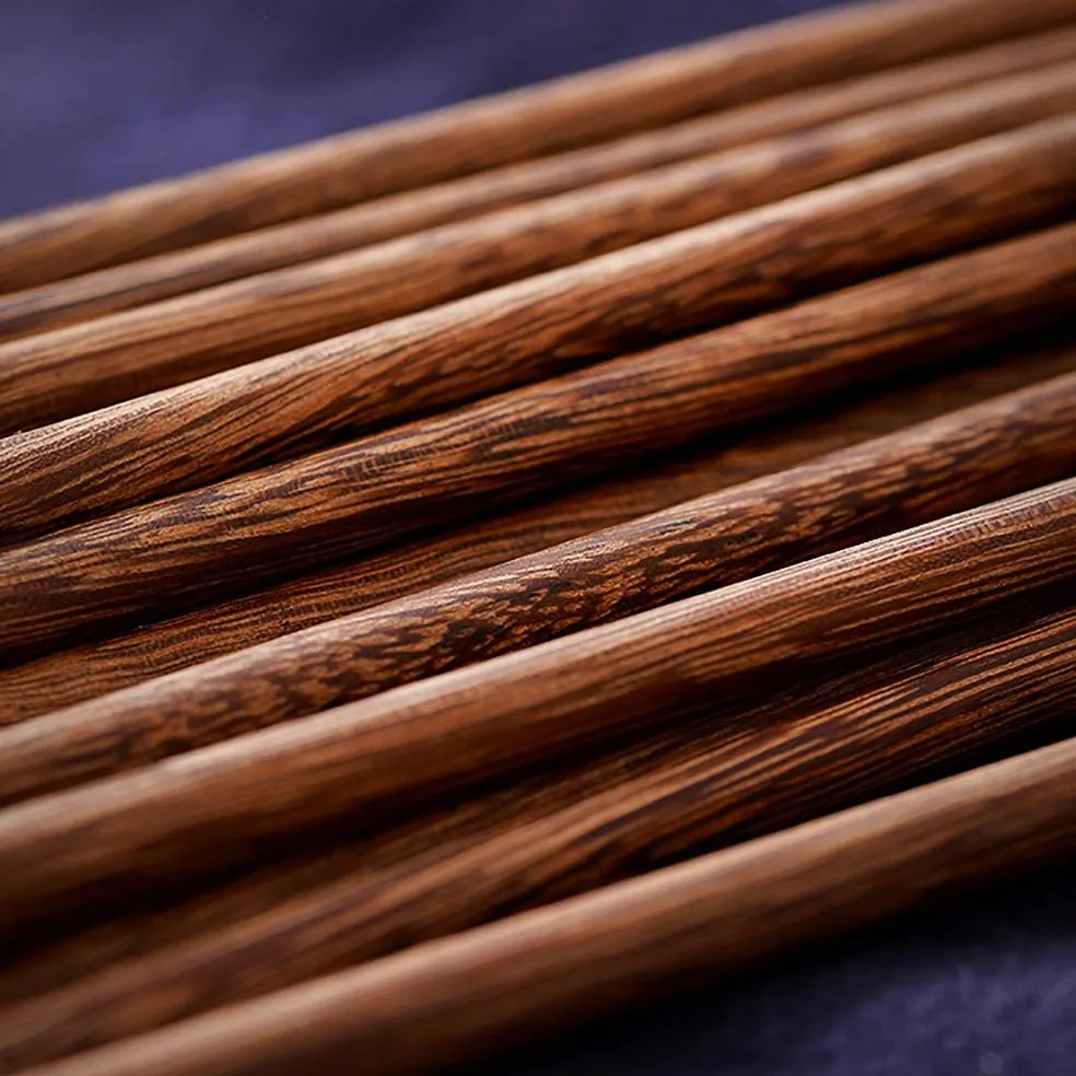 2 paia di bacchette riutilizzabili in legno, con squisita confezione, bacchette in legno per sushi, per cucina, sala da pranzo, gourmet, tagliatelle, hot pot, ecc., 25 cm (Q)