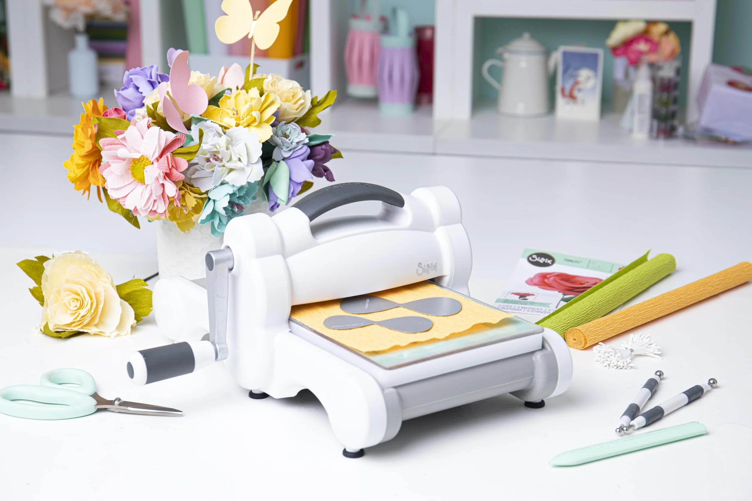 Sizzix Big Shot Macchina con Piattaforma Standard - Rullo Artigianale Versatile - Solo Macchina, Bianco & Grigio