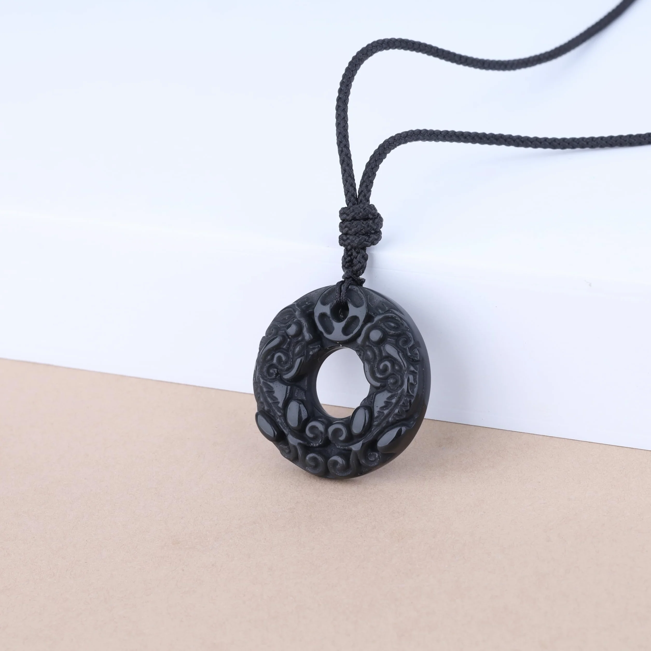 Pendente Pixiu Intarsiato in Pietre Naturali Benefiche, Collana Unisex Laccio Regolabile