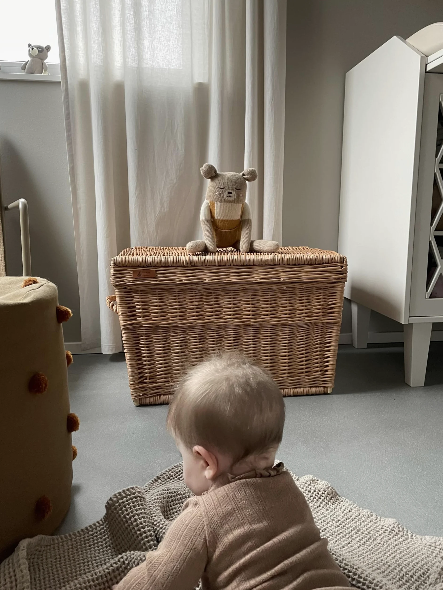 e-wicker24 - Cesta portaoggetti in vimini naturale, con due manici, stile vintage, multifunzione, con coperchio, per la camera dei bambini