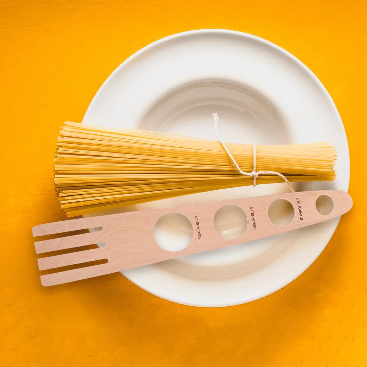 Ciieeo Misuratore Dose Spaghetti in Legno Con 4 Fori Per Porzioni Da 4 Persone Strumento Compatto Per Cucina Domestica E Chef Controllo Preciso Delle Porzioni Di Pasta