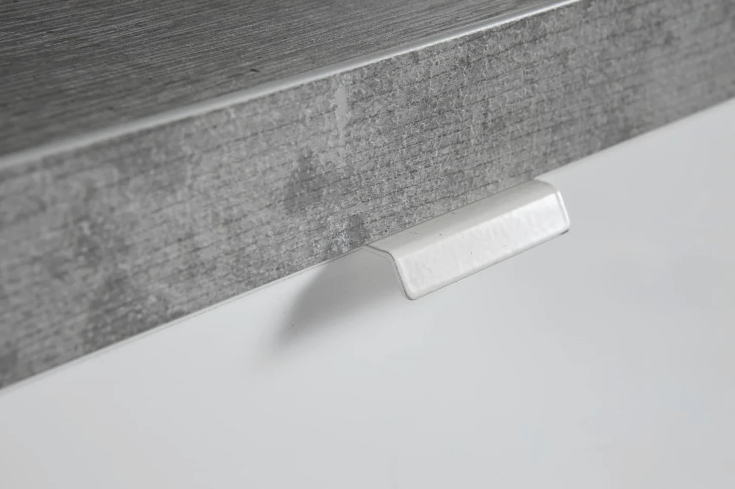 Composad | Cassettiera della Linea PRATICO con 3 cassetti, Cassettiera Scrivania per Ufficio, (LxAxP) 55x65,50x45,20 cm, Colore Cemento e Bianco Laccato, Made in Italy