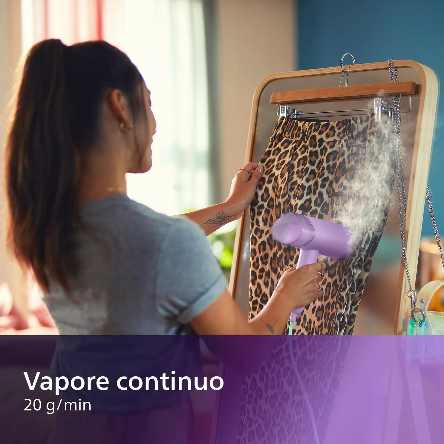 Philips Serie 3000 Stiratrice verticale a vapore,1000 W, 20 g/min di vapore, Serbatoio dell'acqua estraibile da 100 ml, Piastra in plastica, Custodia inclusa, solo 630g di peso, viola (STH3010/30)
