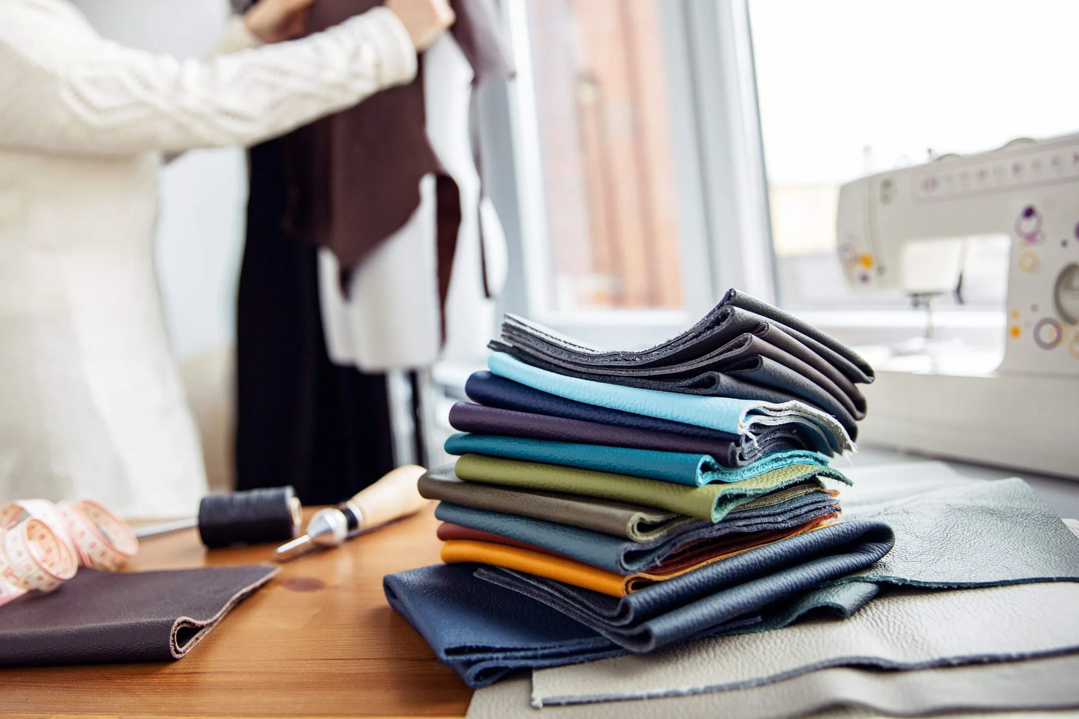 Ritagli di Pelle Blu, Scampoli di Cuoio, Formato A0, 0,8 kg, Grandi Dimensioni per Borse e Scarpe