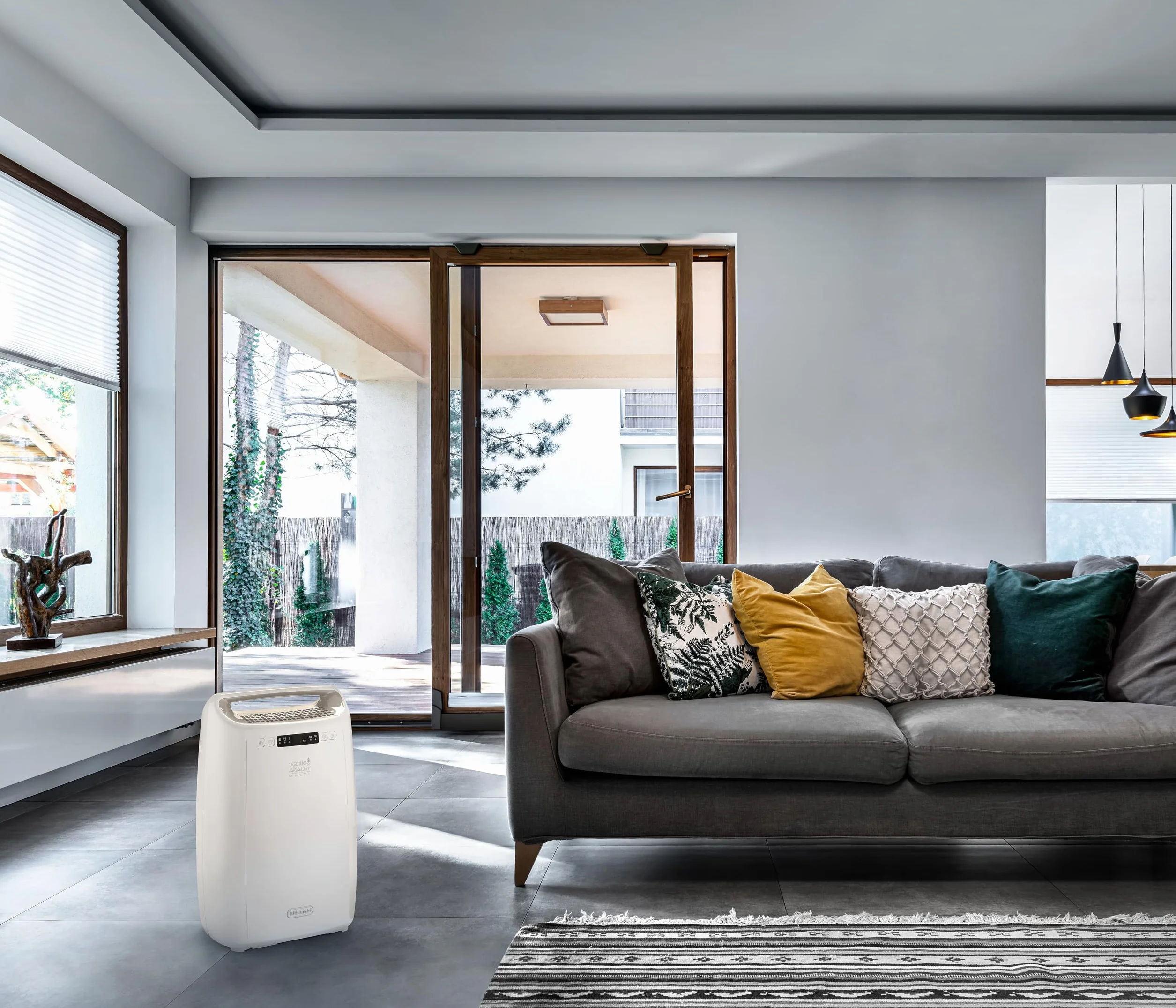 De’Longhi Tasciugo AriaDry Multi - Deumidificatore Casa Portatile, Sistema di Filtrazione a 3 Azioni, Assorbi Umidità 14L/Giorno, Asciugabiancheria, Antimuffa, Bassa Rumorosità, Bianco (DEXD214RF)