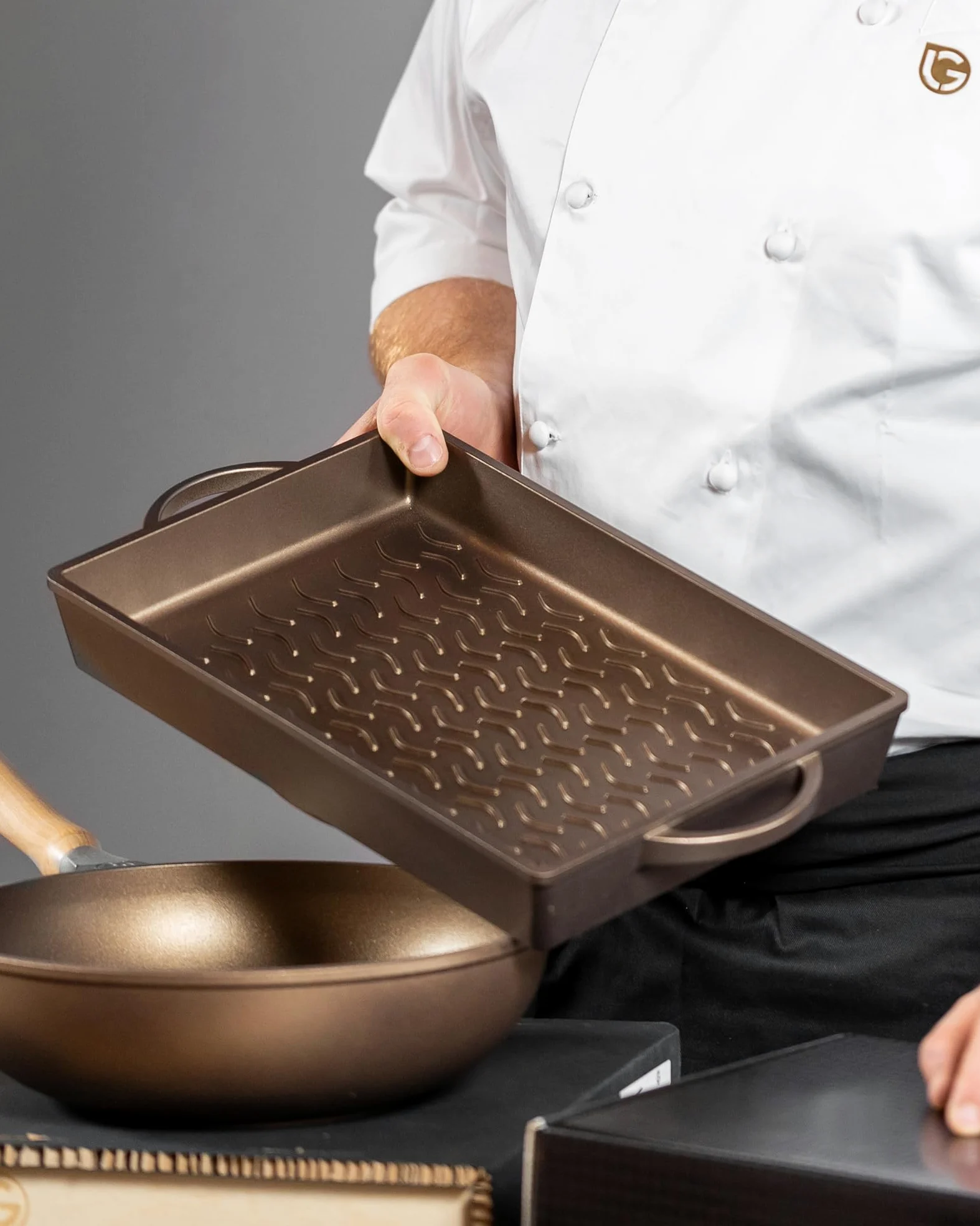 Luchetti K360 grill rettangolare - Utilizzabile anche in forno - Alluminio pressofuso e maniglie integrate (25x35 versione GAS)