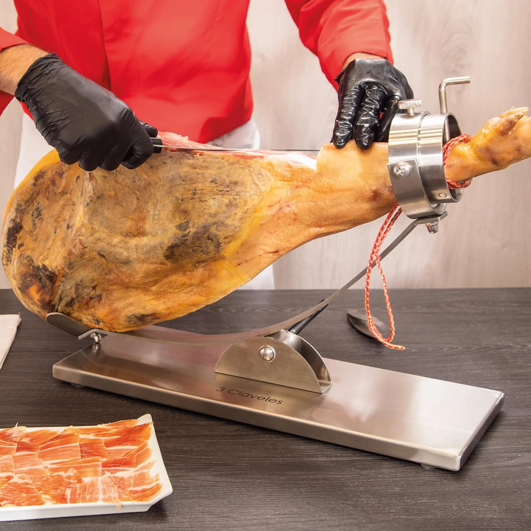 Supporto per prosciutto in Acciaio Inox, Base 50 x 18 cm, Testa Girevole, Fissaggio a V con spiedino, Design Professionale, Stabile e Facile da Pulire, Ideale per prosciutti di Qualsiasi Dimensione