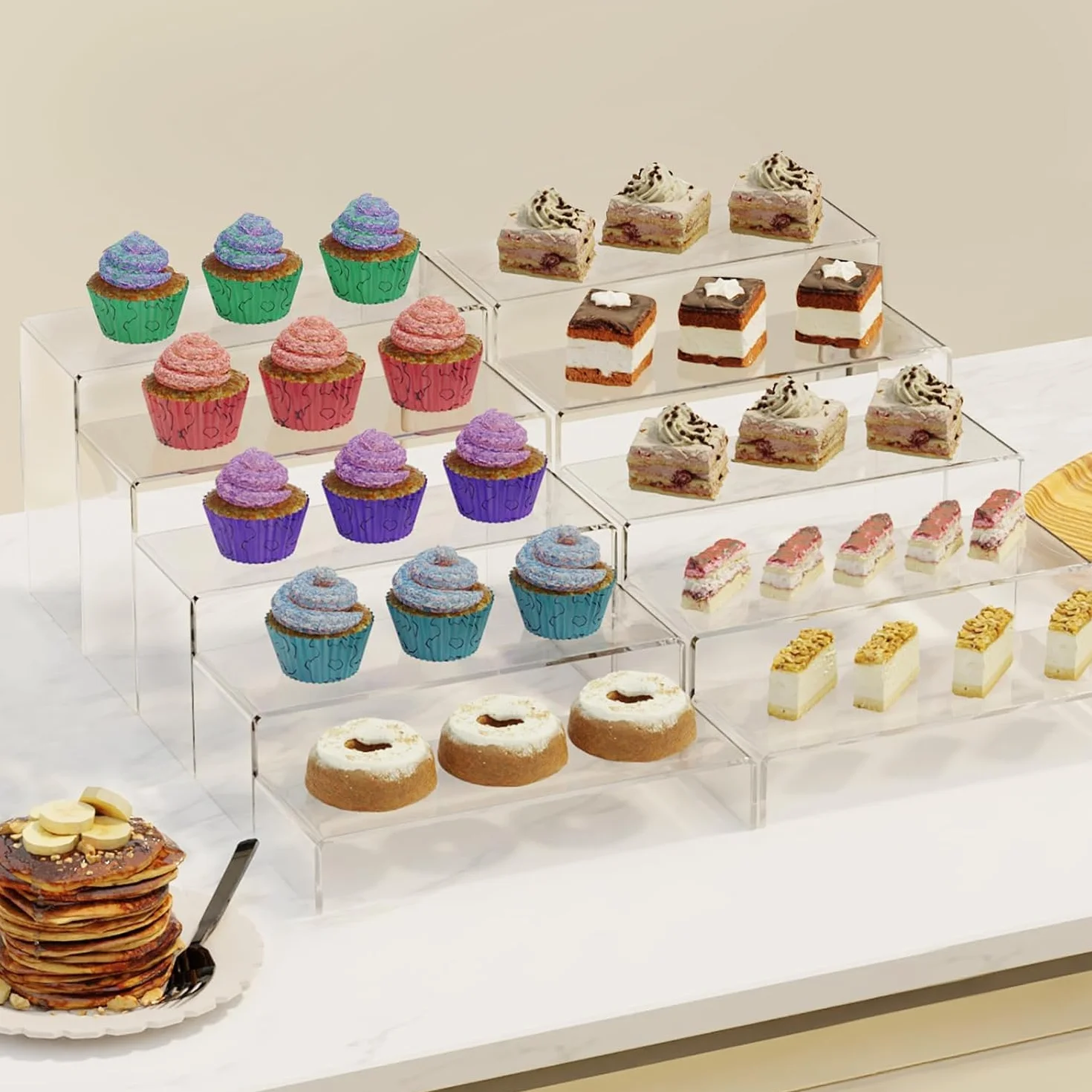 KAHEIGN 8 Pezzi Alzate Grandi in Acrilico, 2 Sets 4 Ripiani Mensola Trasparente per Espositori Supporto da Tavolo per Profumi Cupcake Figure Dessert Cibo Cosmetici Lozione Crema Gioielli