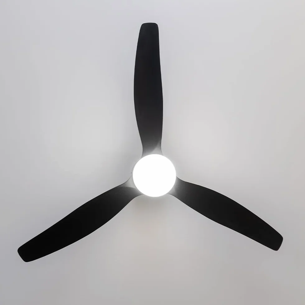 Cecotec Ventilatore da Soffitto con Luce EnergySilence Aero 5600 Aqua Black&Black Connected. 40 W, LED 18 W, Diametro 132 cm, Wi-Fi, Telecomando, Protezione IP44, Timer 8 Ore, 3 Pale, 6 Velocità