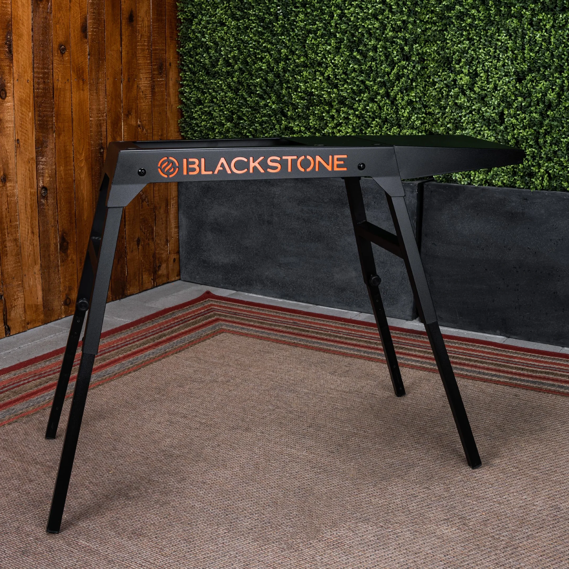 Blackstone 5013 - Supporto universale per gambe con ripiano laterale, in metallo, colore: nero, realizzato per adattarsi alle piastre da tavolo da 43,2 cm o 55,9 cm