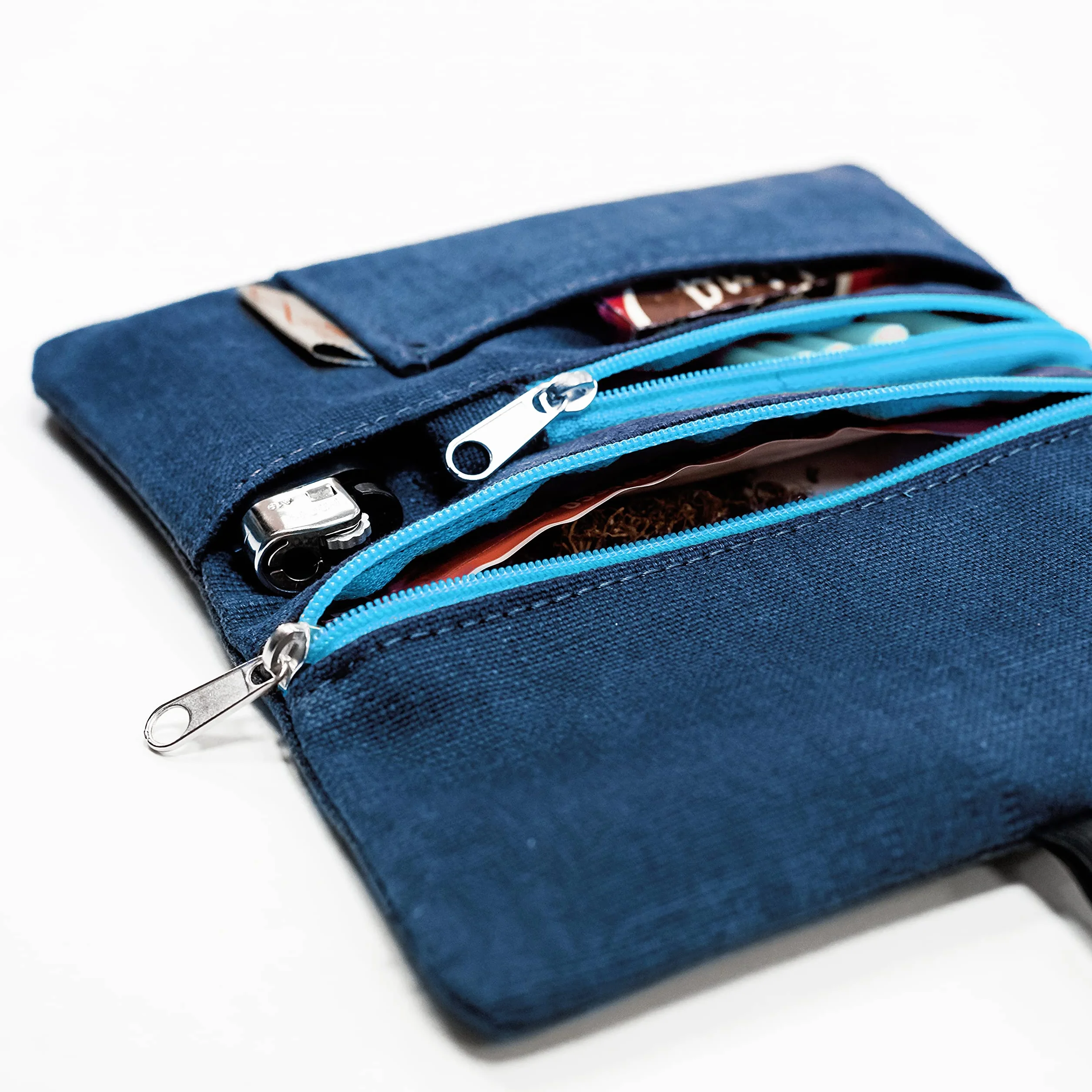Porta Tabacco in Tessuto con Scomparti per Cartine, Filtri e Accendino - Cucito a Mano - Blu Celeste