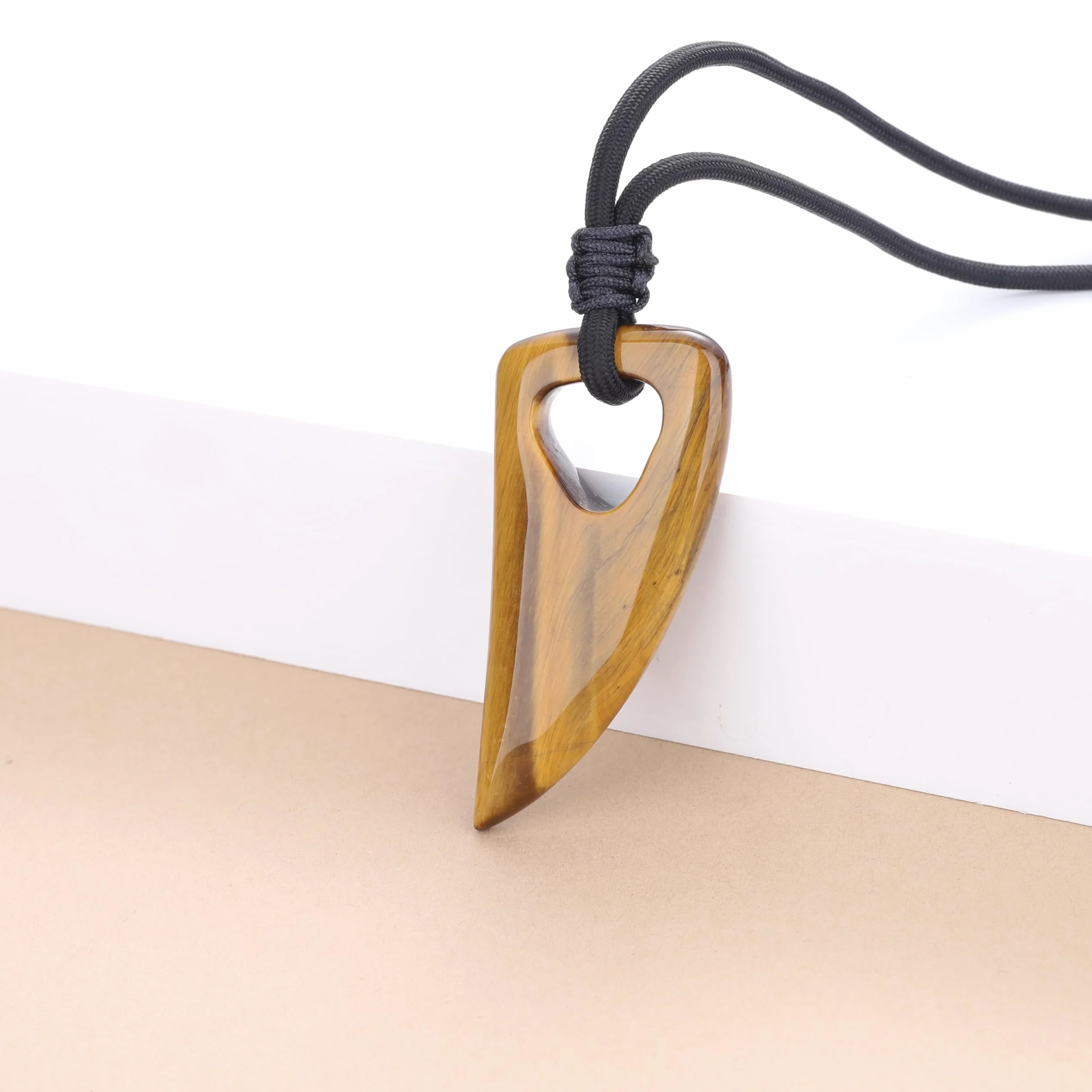 Pendente Dente di Lupo Stilizzato in Pietre Naturali, Collana Unisex con Laccio Regolabile, Occhio di Tigre, Ossidiana