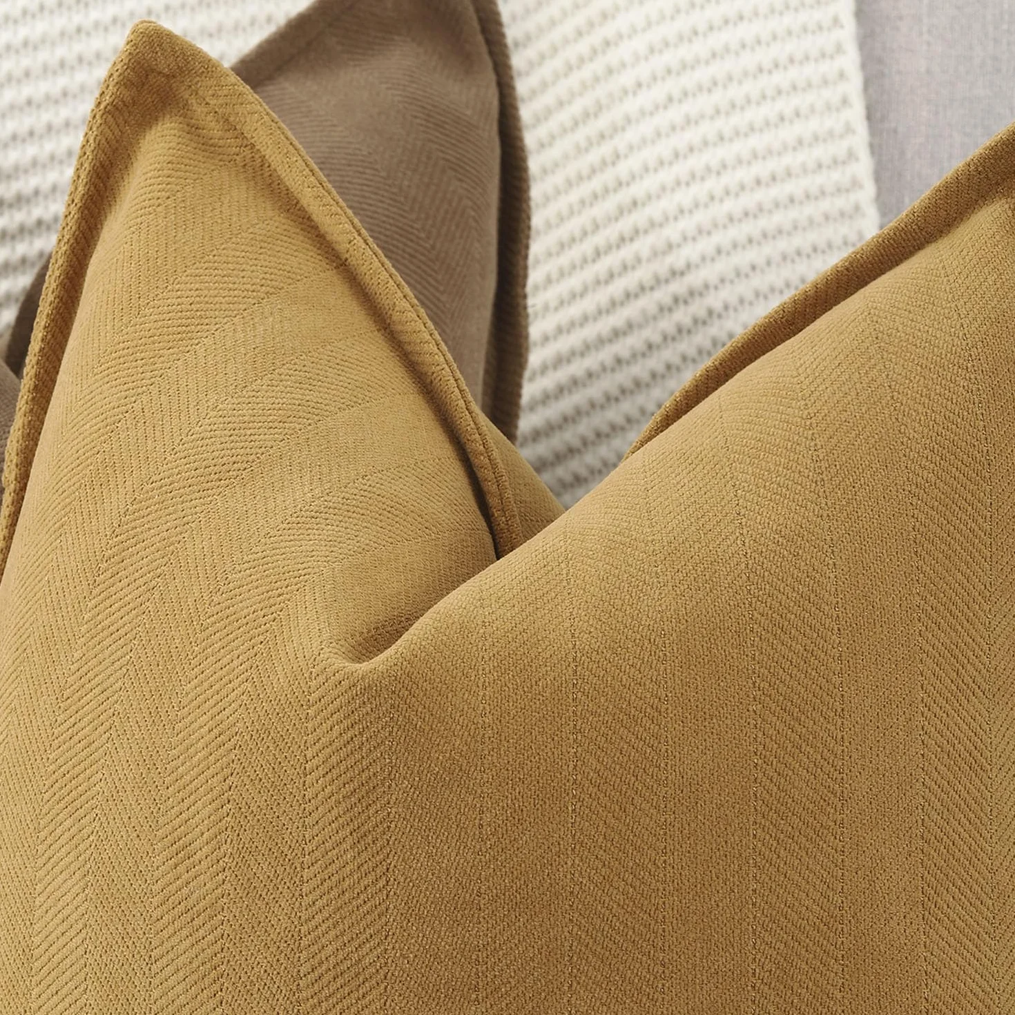 Madizz 2 Pezzi Ciniglia Copricuscini Testurizzata con Bordo Morbido Decorativo Fodere per Cuscino Lusso Stile per Divano Camera da Letto 30x50 cm Giallo senape