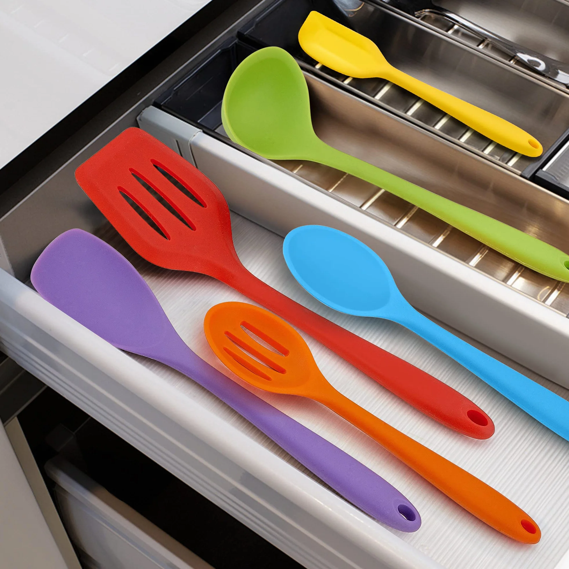 Herogo Set di 8 posate da cucina in silicone, antiaderenti, resistenti al calore, set di utensili da cucina, con spatola in silicone, cucchiaio/paletta, mestolo, colorato
