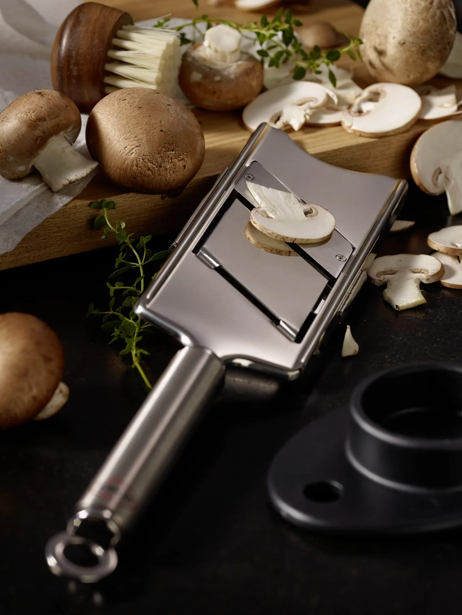 RÖSLE Affettatrice gourmet, per tartufi, funghi pregiati, parmigiano, fette sottilissime, regolabile in continuo, acciaio inox, manico rotondo con anello per appendere, incluso supporto per avanzi