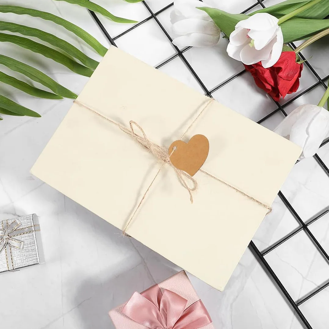 COYUN 100pcs Bigliettini Bomboniere,Etichetta in Carta Kraft a Forma di Cuore e Spago da 10 M per l'Uso Come Souvenir di Nozze, Confezionamento di Regali, Realizzazione di Oggetti Artigianali ecc
