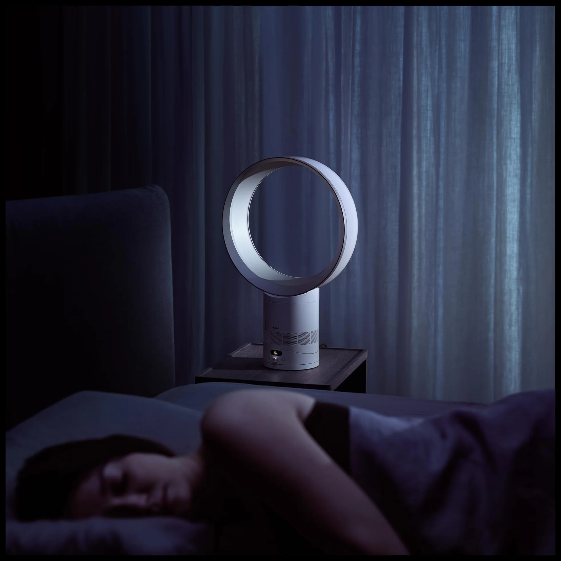 Dyson Cool™ CF1 Ventilatore da Tavolo Senza Pale, Bianco/Argento – Raffrescamento Potente e Silenzioso con Tecnologia Air Multiplier™, Controllo tramite App MyDyson™, Modalità Notte