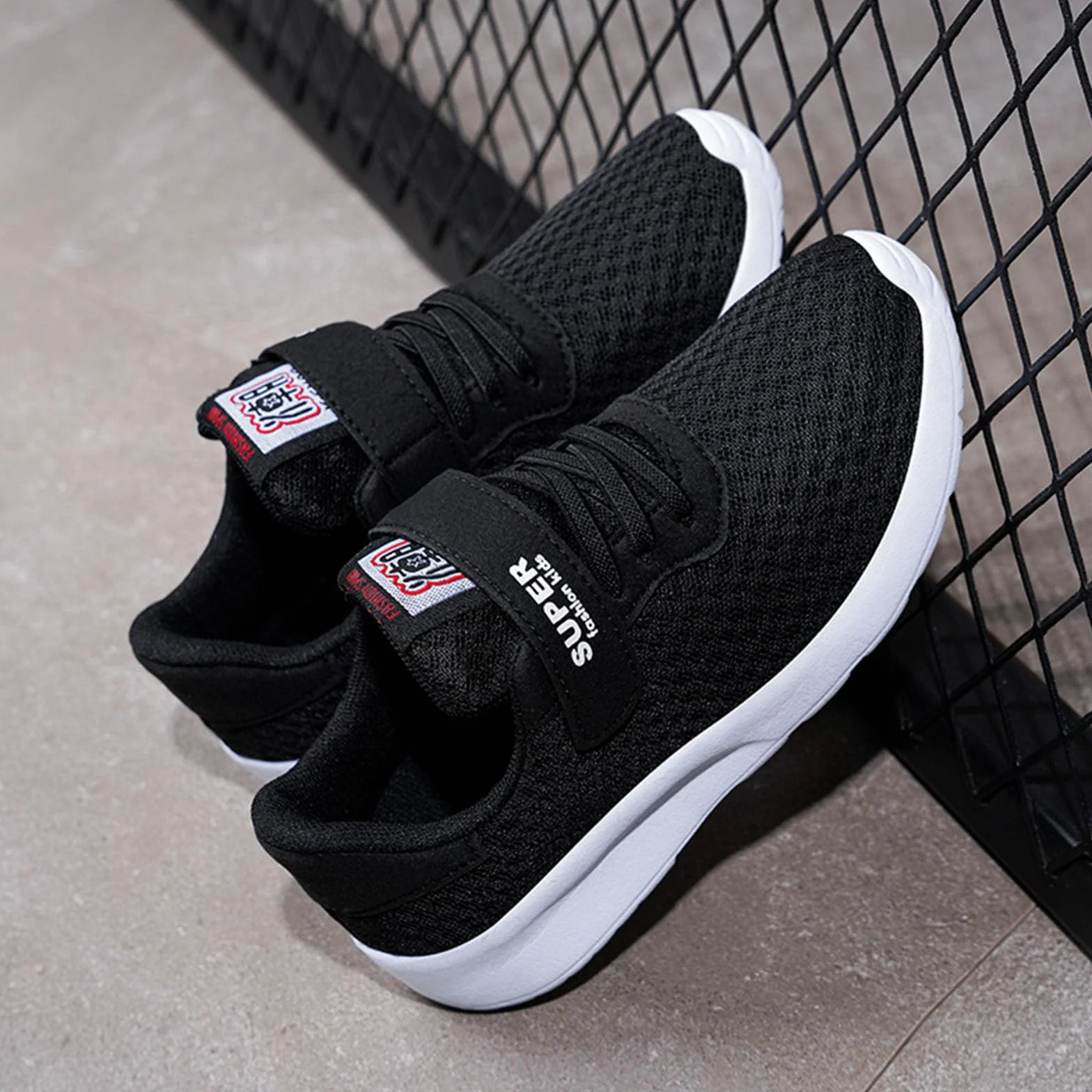 Scarpe da ginnastica per bambini, leggere, traspiranti, senza lacci, per ragazzi e ragazze, con suola flessibile, costruzione durevole, scarpe da corsa per bambini per attività scolastiche e