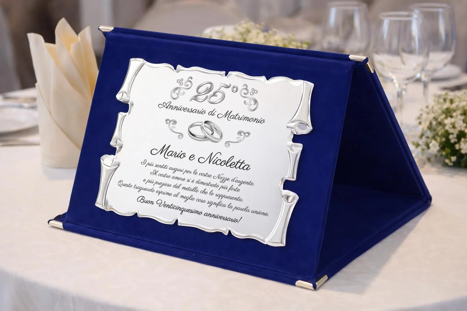Targa 25° Anniversario di Matrimonio NOMI PERSONALIZZATI | Elegante Regalo Anniversario Nozze d'argento | Pergamena Argentata su Cofanetto in Velluto Blu