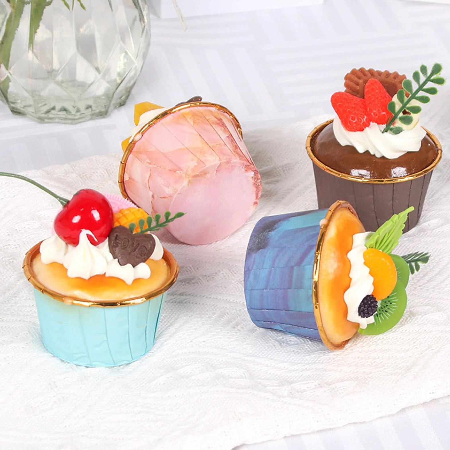 Pirottini per Cupcake Carta 6 Pezzi, Modelli Realistici Cupcake Finto Wrappers Muffin Cups per Feste