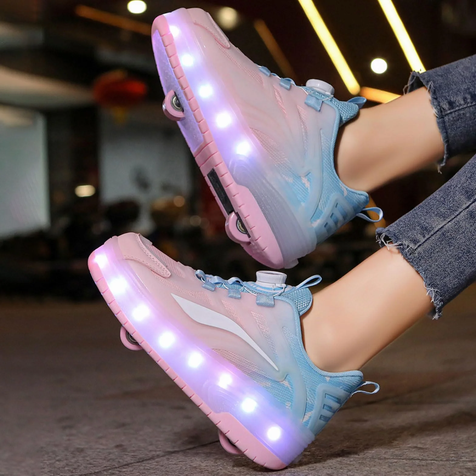 Sneakers Retrattile Doppia Ruote Scarpe con Rotelle Luce Bambina Sportive Pattini Uomo Donna LED 2 Ruote Sport all'Aria Aperta