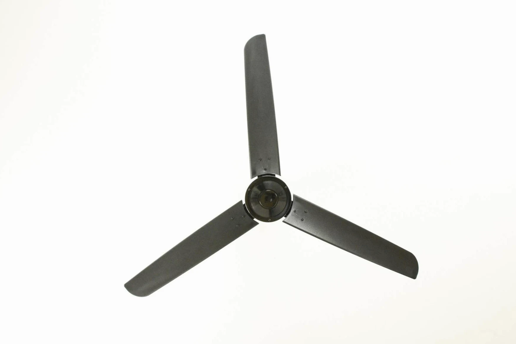 Ventilatore industriale a soffitto Pepeo Vourdries Black 142 cm con telecomando incluso