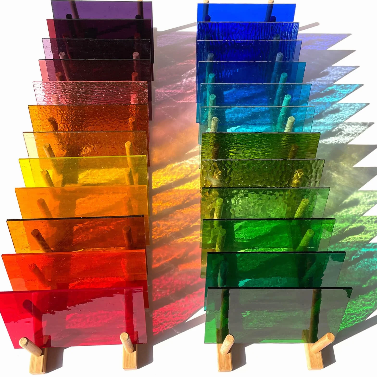 LITMIND Confezione da 24 fogli di vetro colorato trasparente, 10,2 x 15,2 cm, per lavori di artigianato e forniture a mosaico, colori assortiti per splendidi progetti in vetro colorato