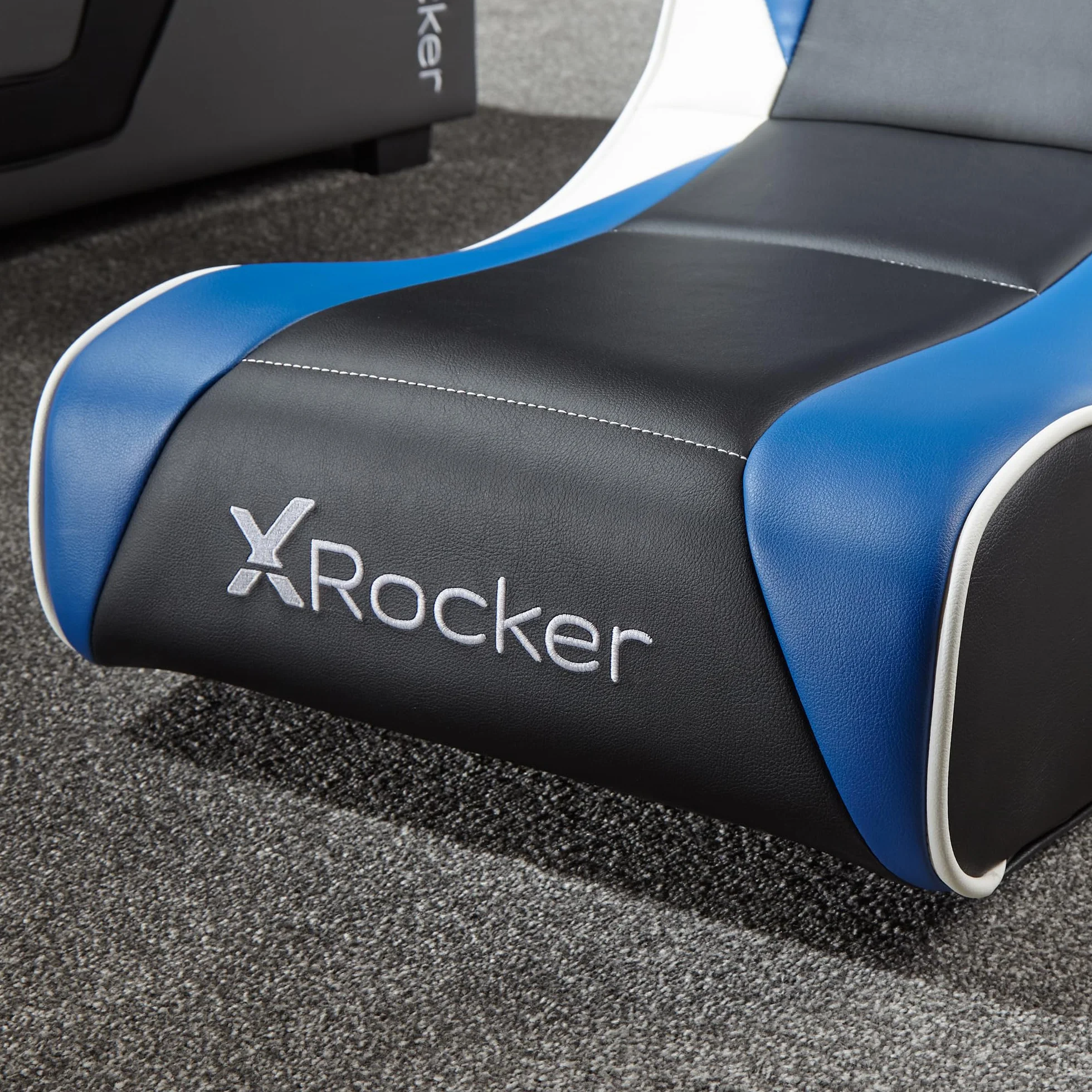 X-Rocker Sedia da gioco con licenza ufficiale PlayStation Geist 2.0, comoda seduta pieghevole da pavimento con altoparlanti, pelle PU per PS4, PS5, PC, cellulare, nero/blu