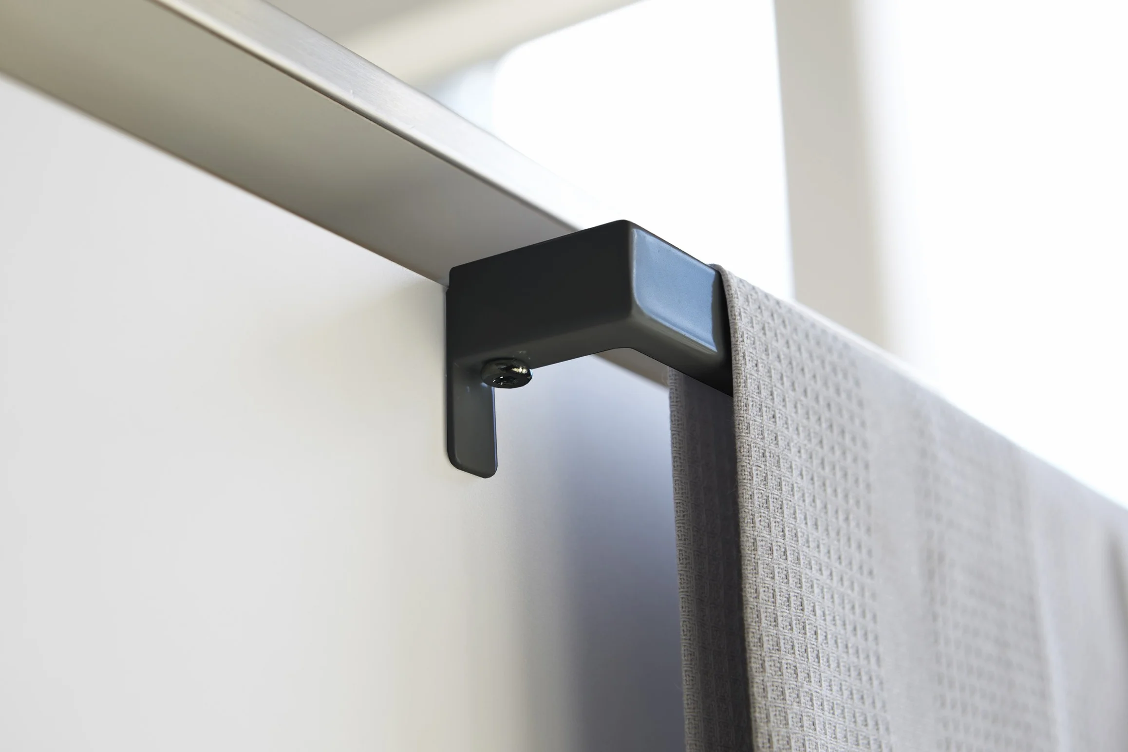 Yamazaki TOWER Towel Hanger Black Steel 19 x 67 x 4 cm