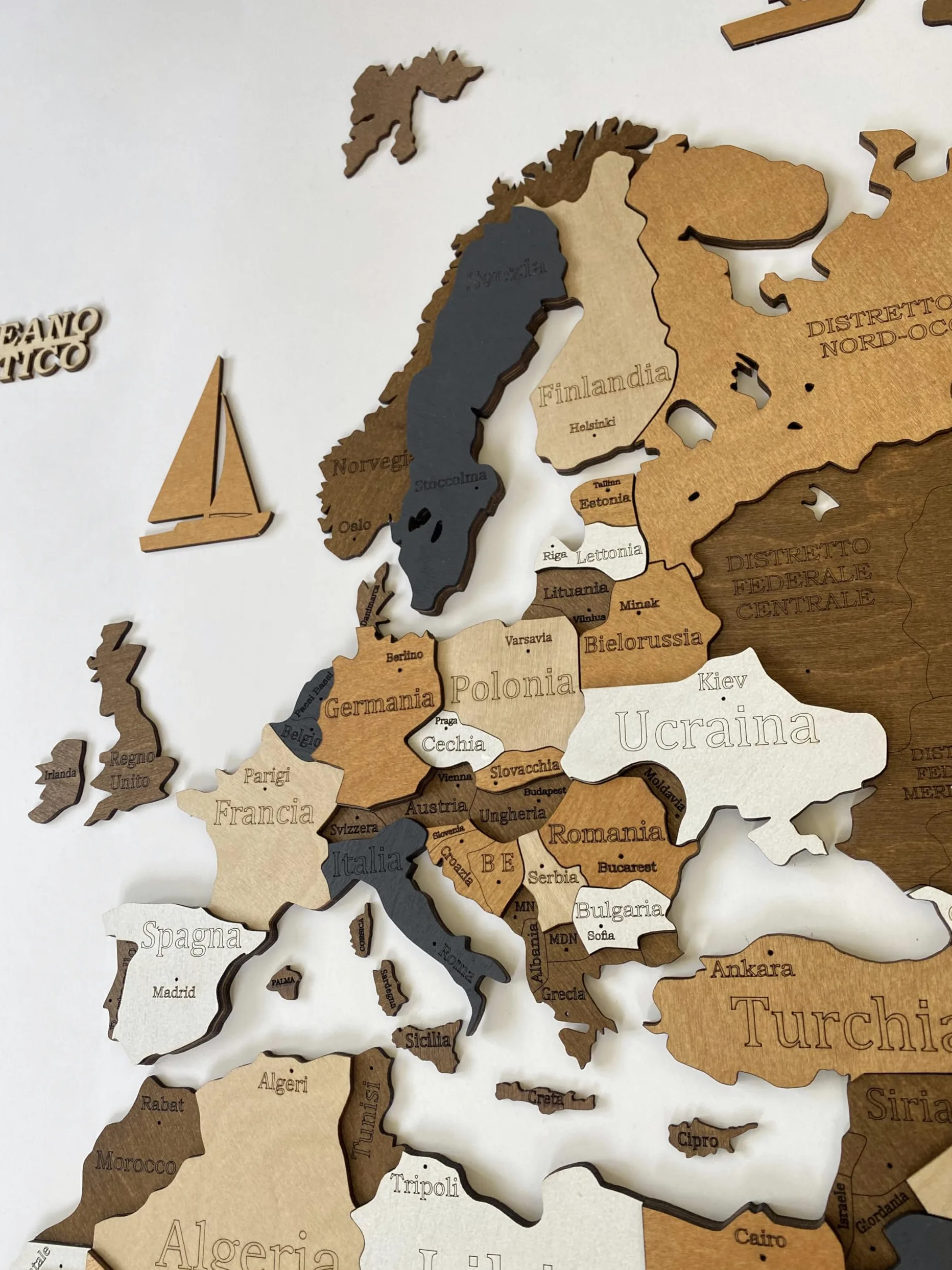 WoodLeo Mappamondo in legno (in italiano) - Decorazione murale in 3D - Dimensioni della mappa (M, L, XL) Idea regalo per ogni occasione - Arte da parete per la casa