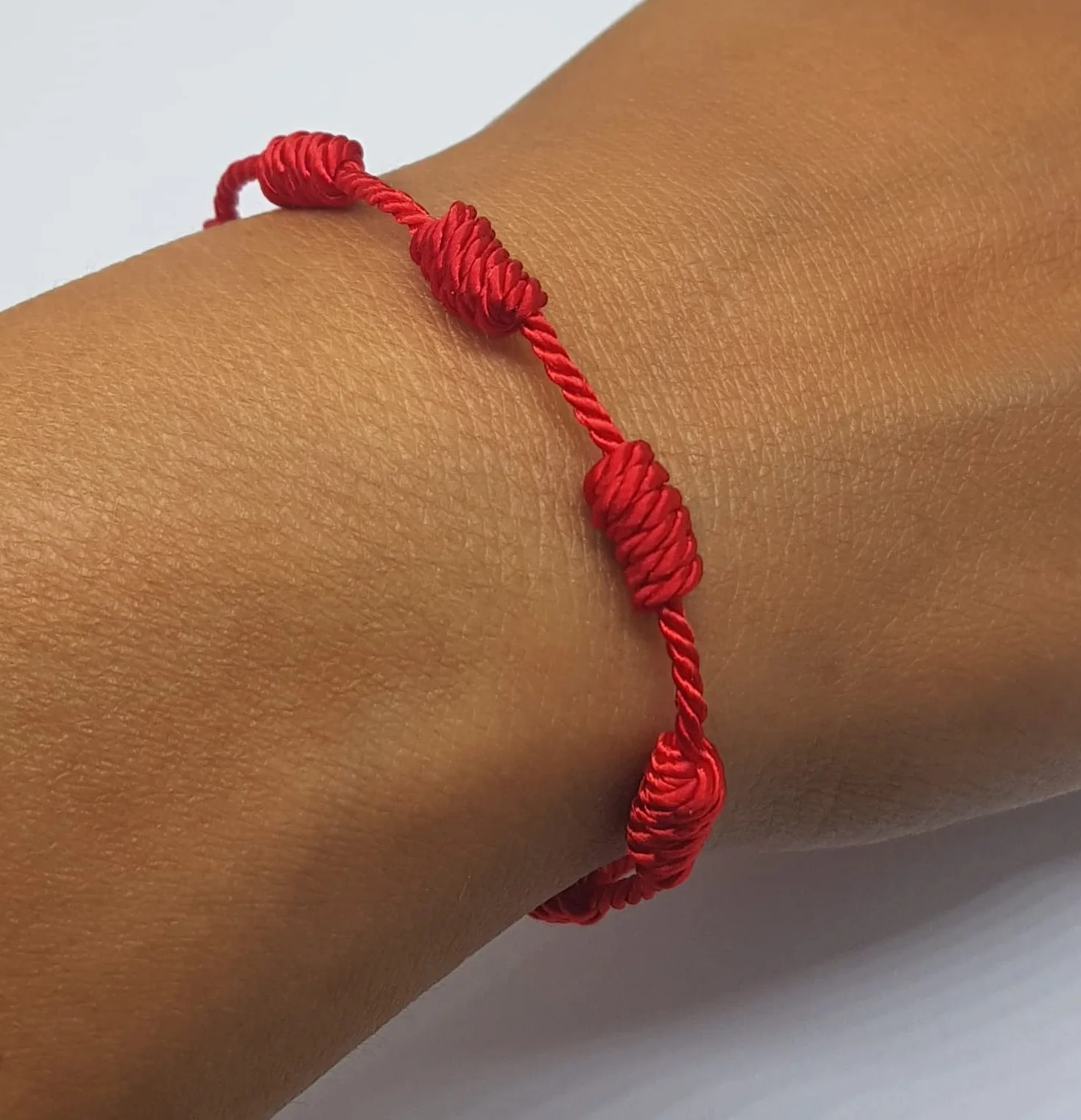 MYSTIC JEWELS By Dalia Braccialetto Cabala Cordoncino Filo Rosso 7 Nodi Regolabile Protezione Malocchio Portafortuna