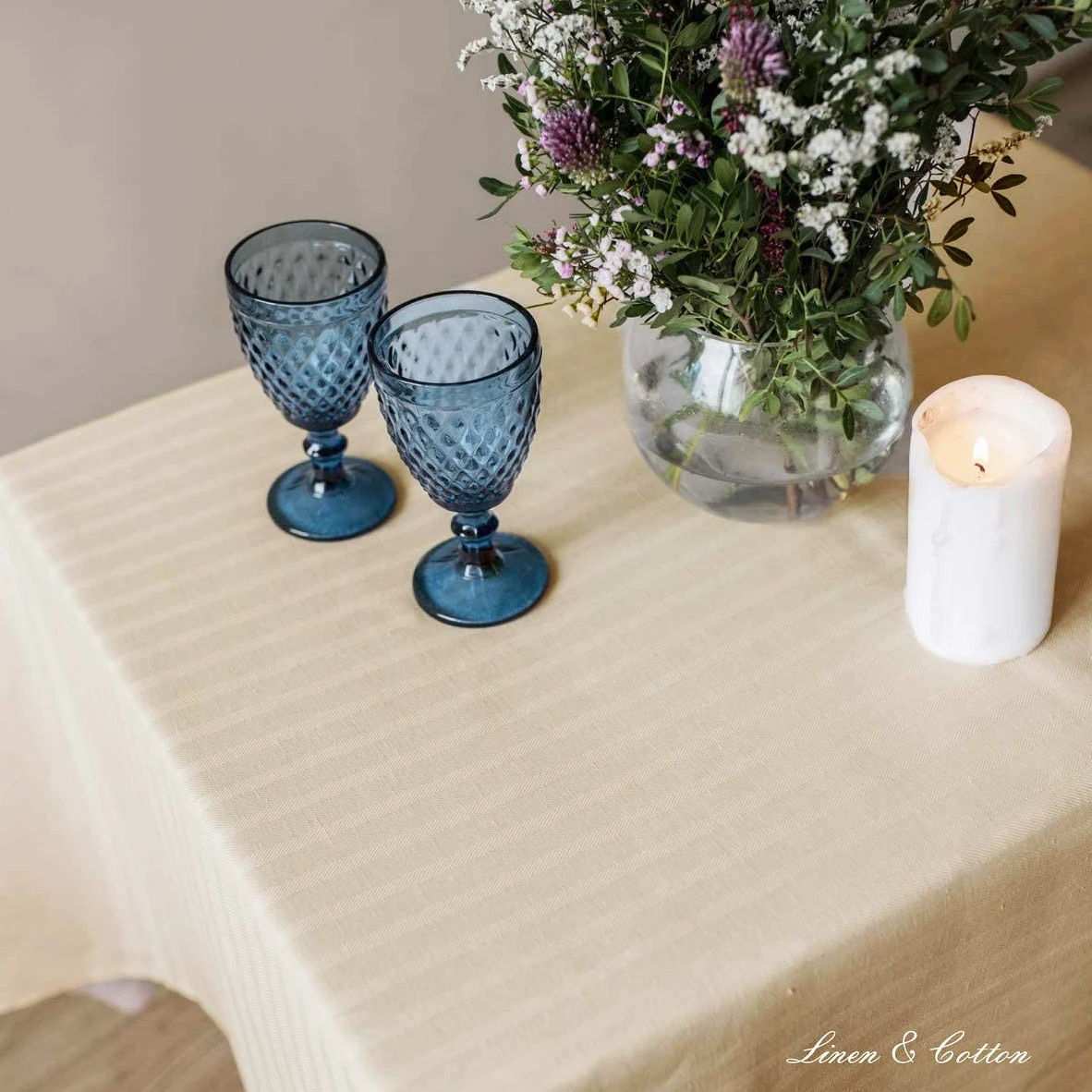 LINEN & COTTON Tovaglia da Tavola Elegante Jasmine - 48% Lino, 52% Cotone, Crema/Rosa Cipria (150 x 350 cm) Tovaglia Rettangolare Grande Lunga per Matrimonio Banchetto Compleanno Ristorante Albergo