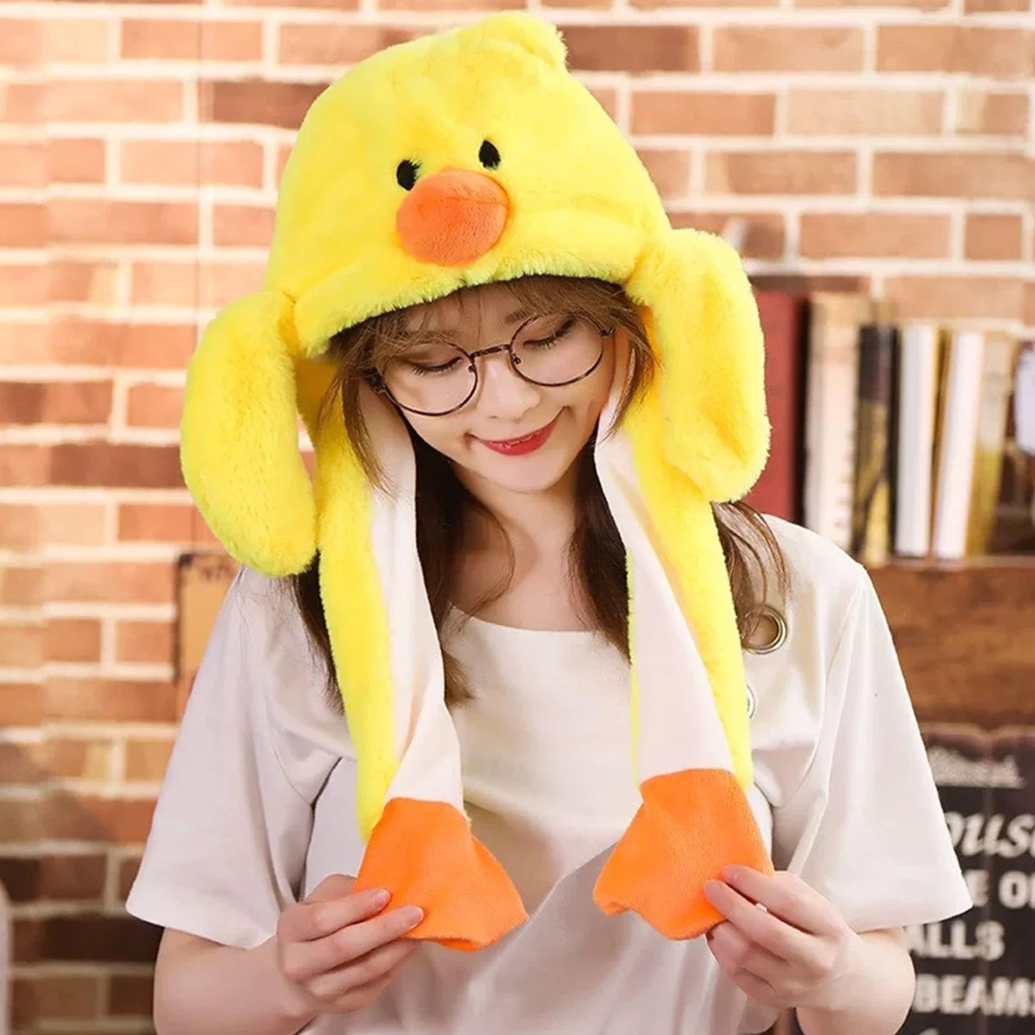 Cappello da Cartone Animato Peluche con Orecchie Mobili, Design Creativo Divertente