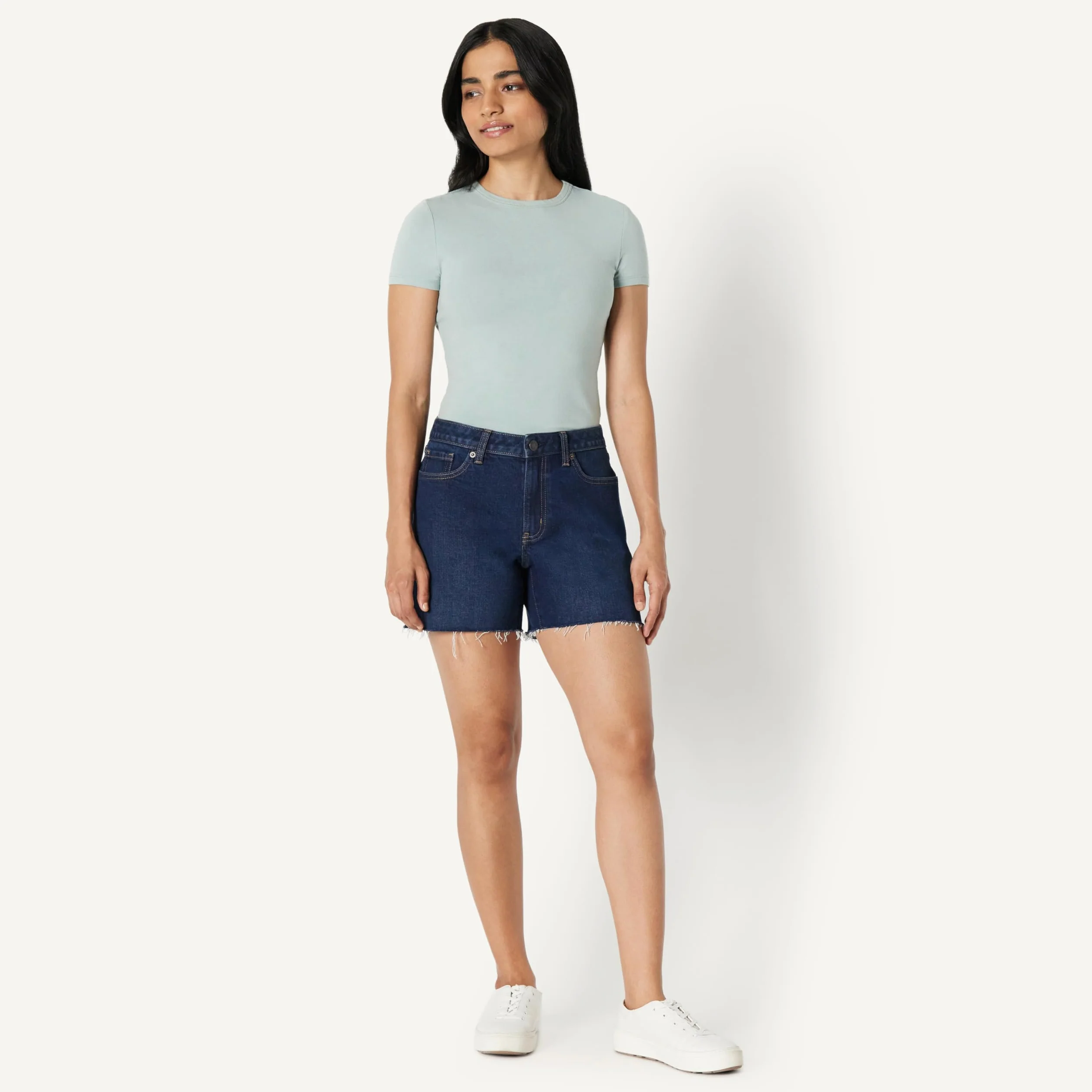 Amazon Essentials Pantaloncini in Denim a Vita Media, Leggermente Elasticizzati, Vestibilità Classica Donna