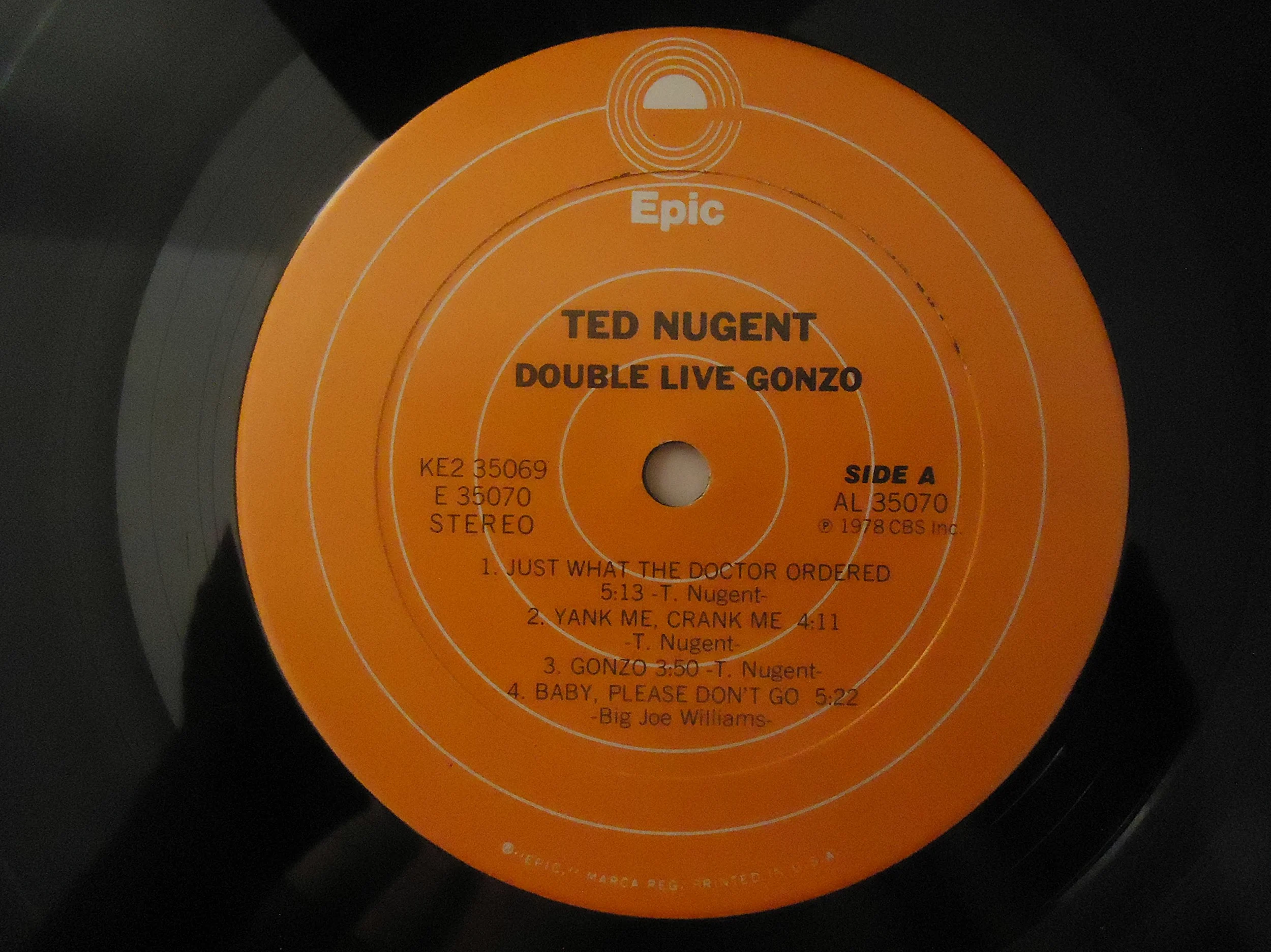 Ted Nugent di Double Live Gonzo. Etichetta: Epic ke2 35069, Epic 35069 formato: 2 – Vinile, LP, Album Country: US Released: 1978 Genre: Rock Style: Hard Rock – VG + +/NM