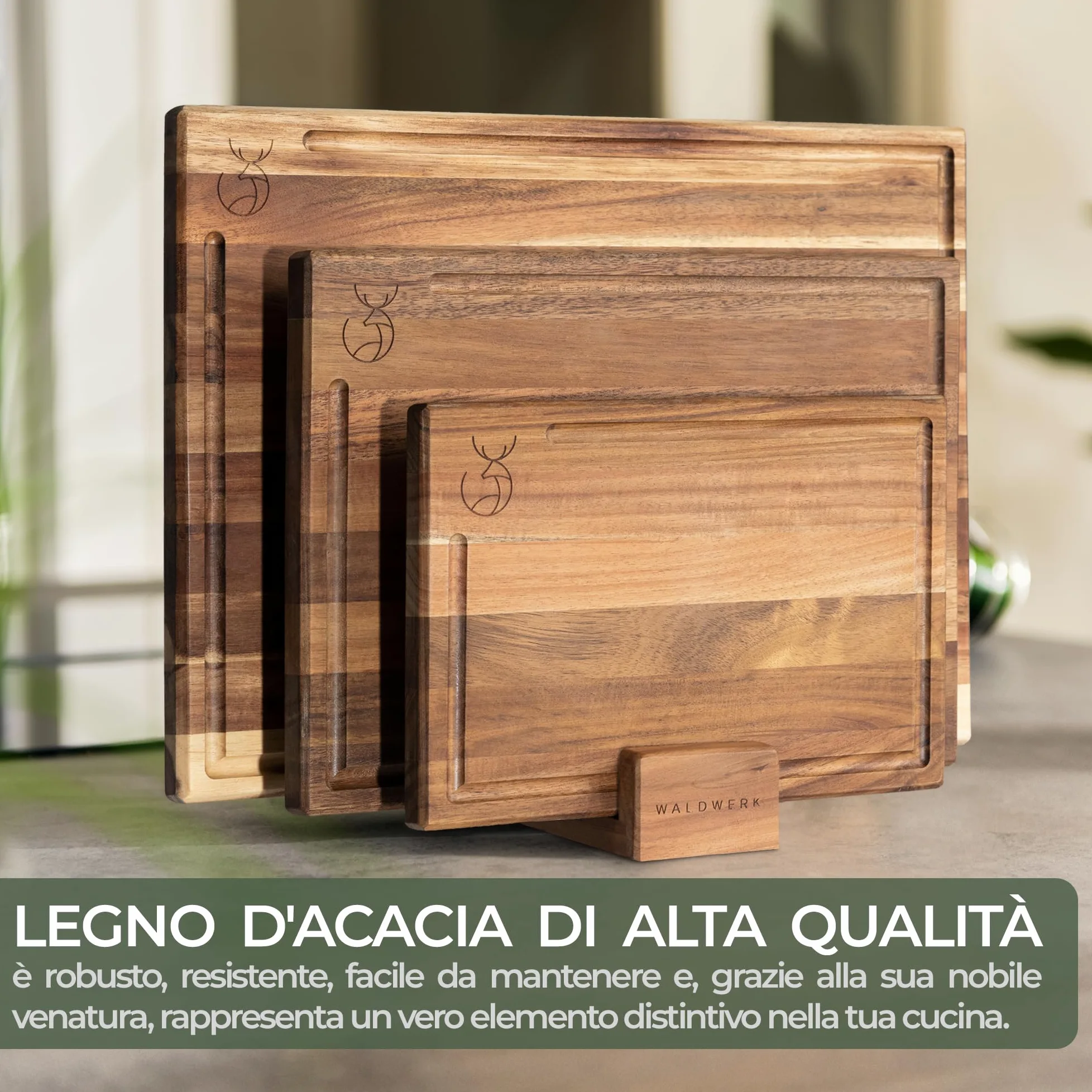 WALDWERK Set di 3 taglieri (40x30 / 33x24 / 26x18 cm) in massiccio legno di acacia - Tagliere da cucina con supporto - Taglieri legno spessi 2 cm con canalina per il succo