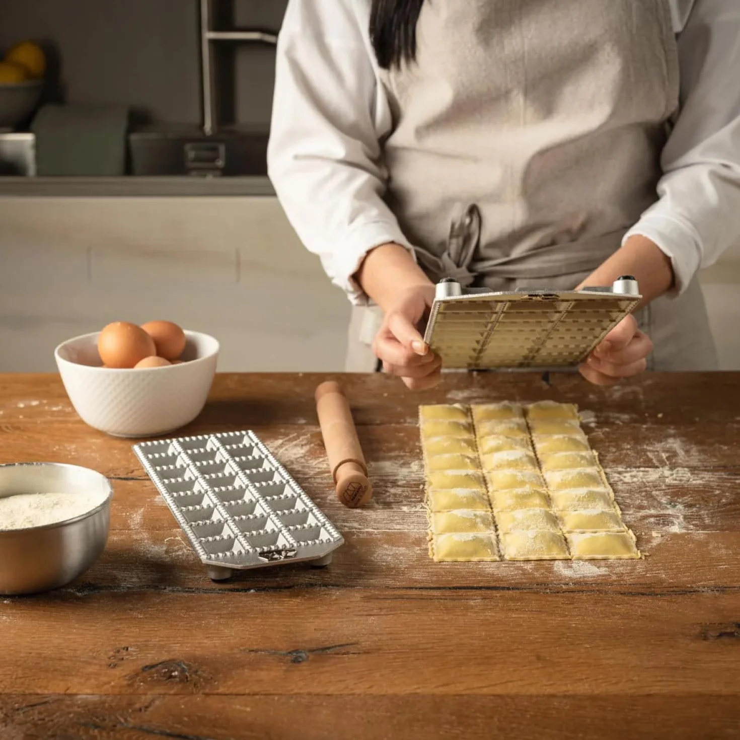 Marcato Stampo per Ravioli, Forme per Ravioli, Alluminio, Mattarello in Legno Incluso, RA-Q50X24-CLS