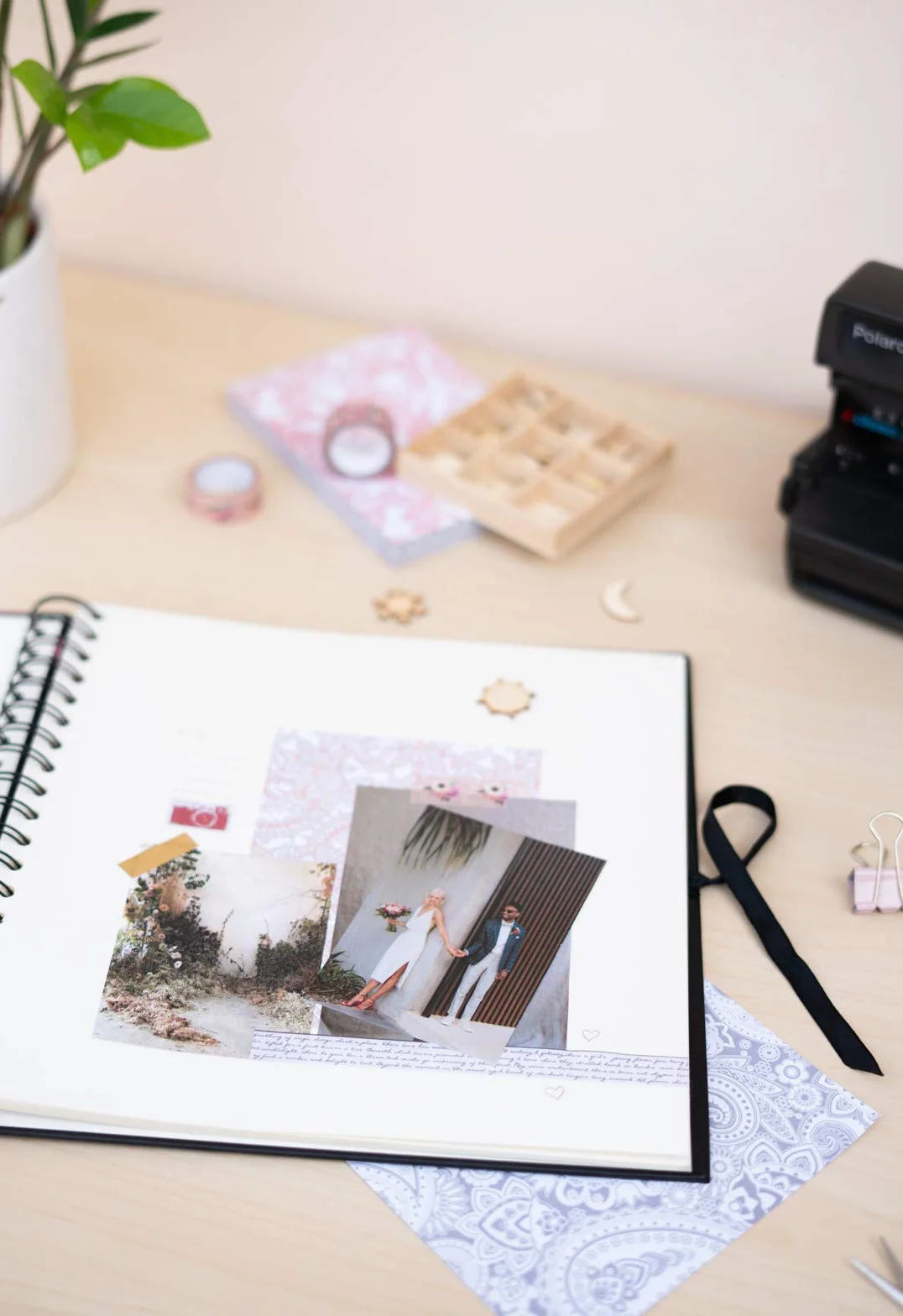 Grupo Erik Album Fotografico Scrapbook Blummen - Album Fotografico Personalizzabile 26x26 cm Spirale, 40 Pagine Bianche per Incollare e Scrivere, con Copertina Rigida