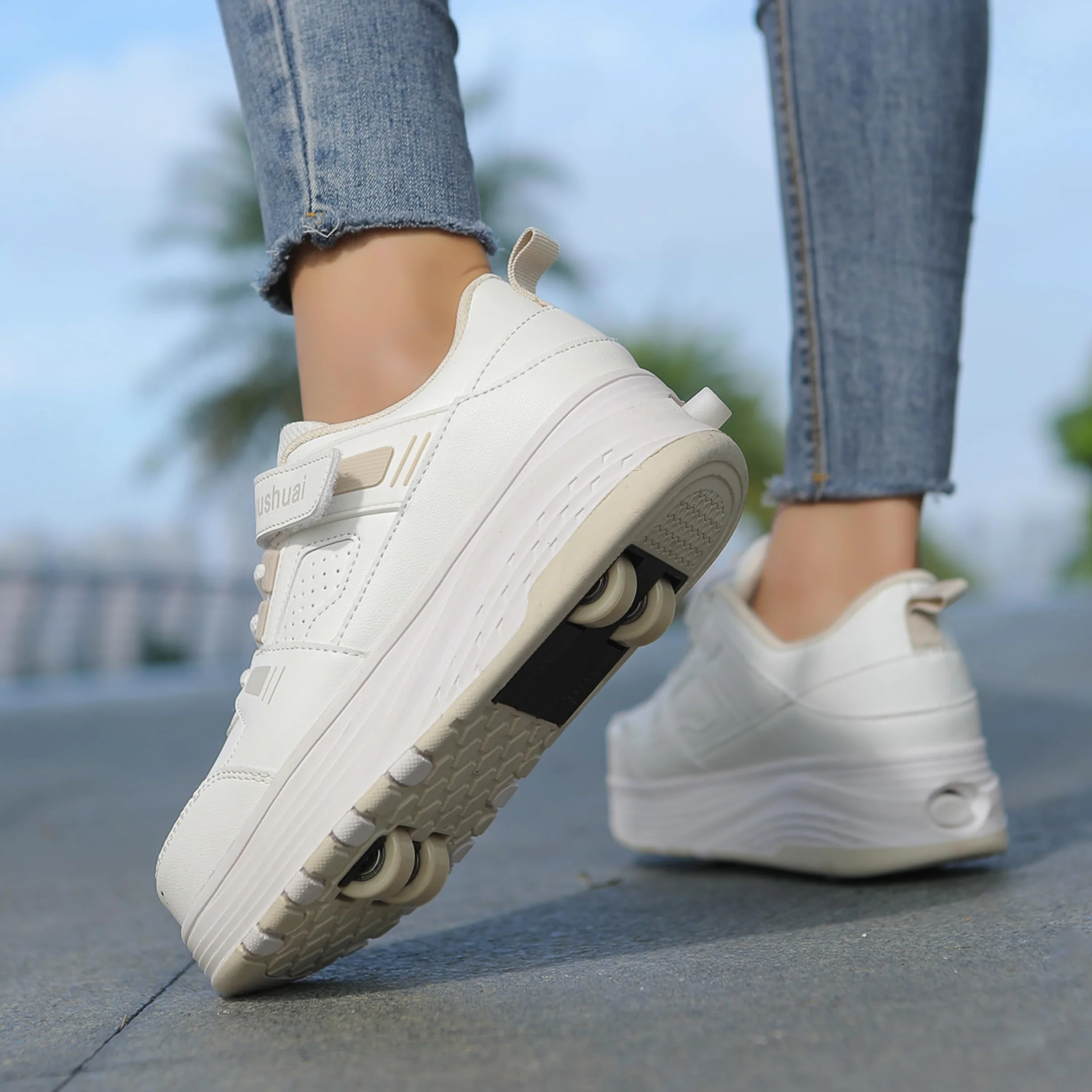 Scarpe da Skateboard a Due Ruote con Ruote Retrattili per Bambini