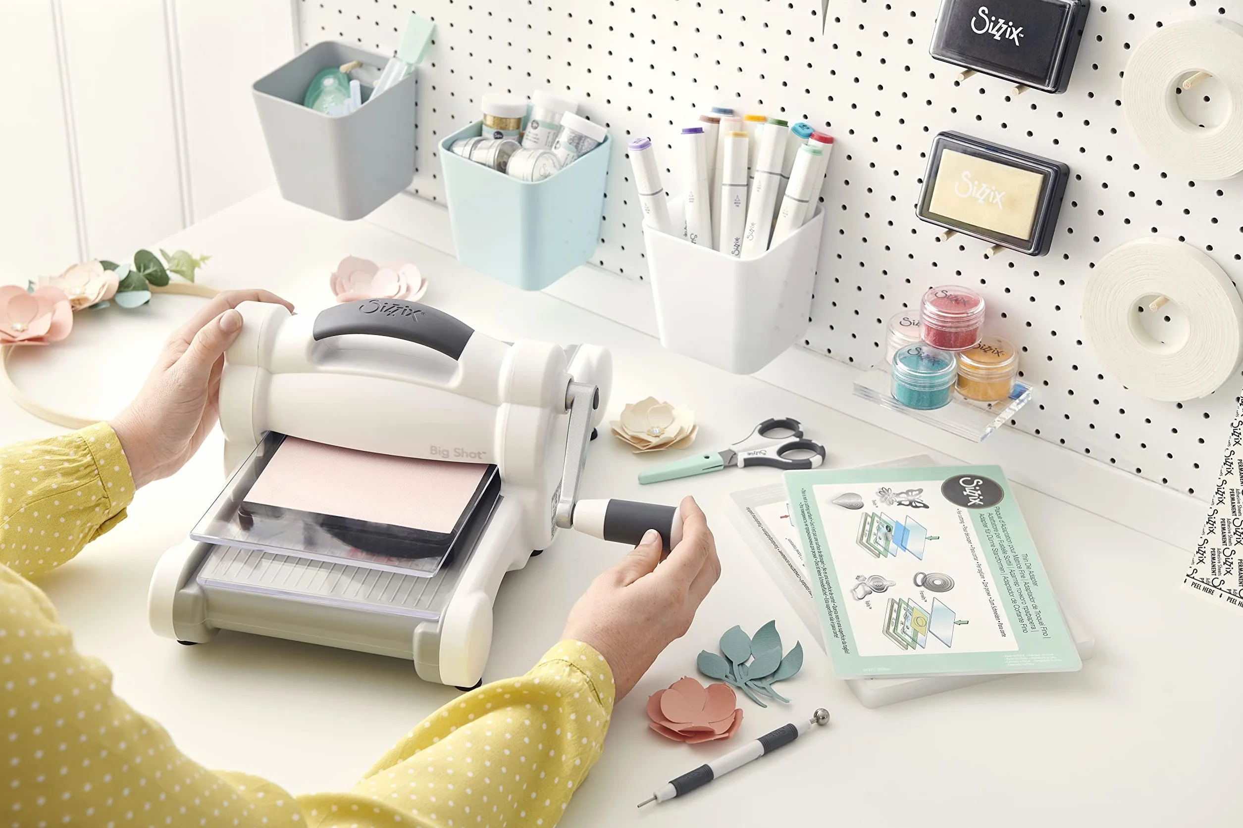 Sizzix Big Shot Macchina con Piattaforma Standard - Rullo Artigianale Versatile - Solo Macchina, Bianco & Grigio