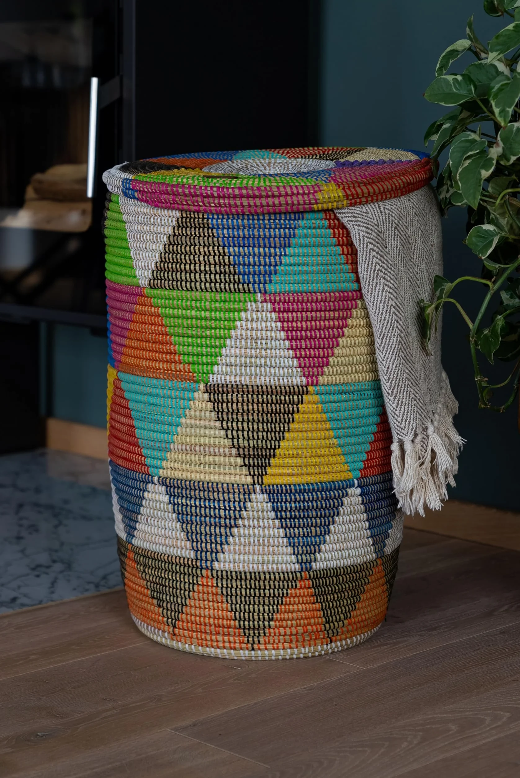 YAADU Cesto per biancheria con coperchio 80L - Raccoglitore per biancheria XXL, cesto con coperchio grande, scatole per biancheria, cesto africano, Modello Khaliss (Triangoli-Colorati-Piatti)