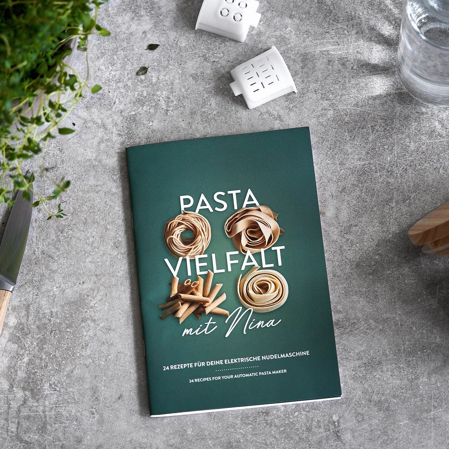 SPRINGLANE Macchina per pasta elettrica con bilancia integrata - 7 inserti da 180 W, preparare automaticamente la pasta fresca in meno di 30 minuti