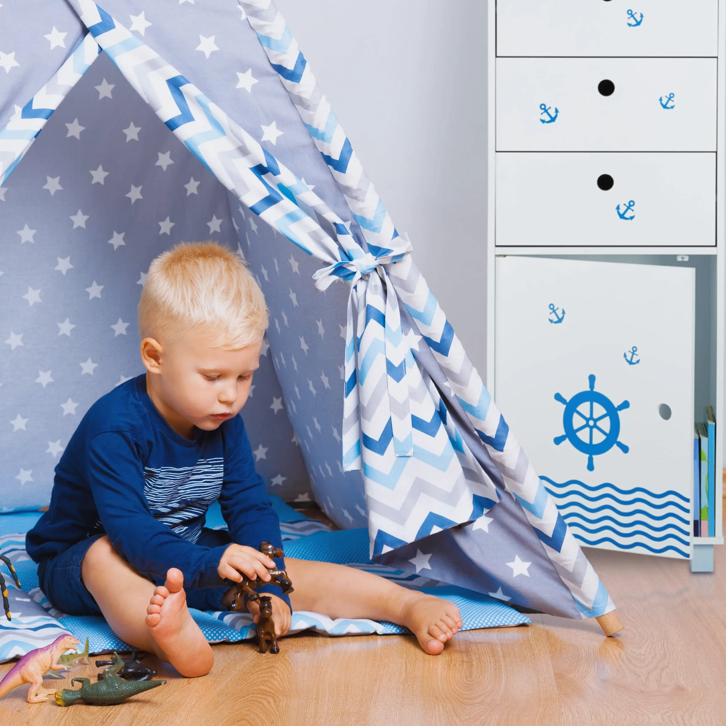 Relaxdays Cassettiera per Bambini, per la Cameretta, 3 Cassetti e 1 Scomparto con Anta, HLP: 105x42x30 cm, Bianco Blu