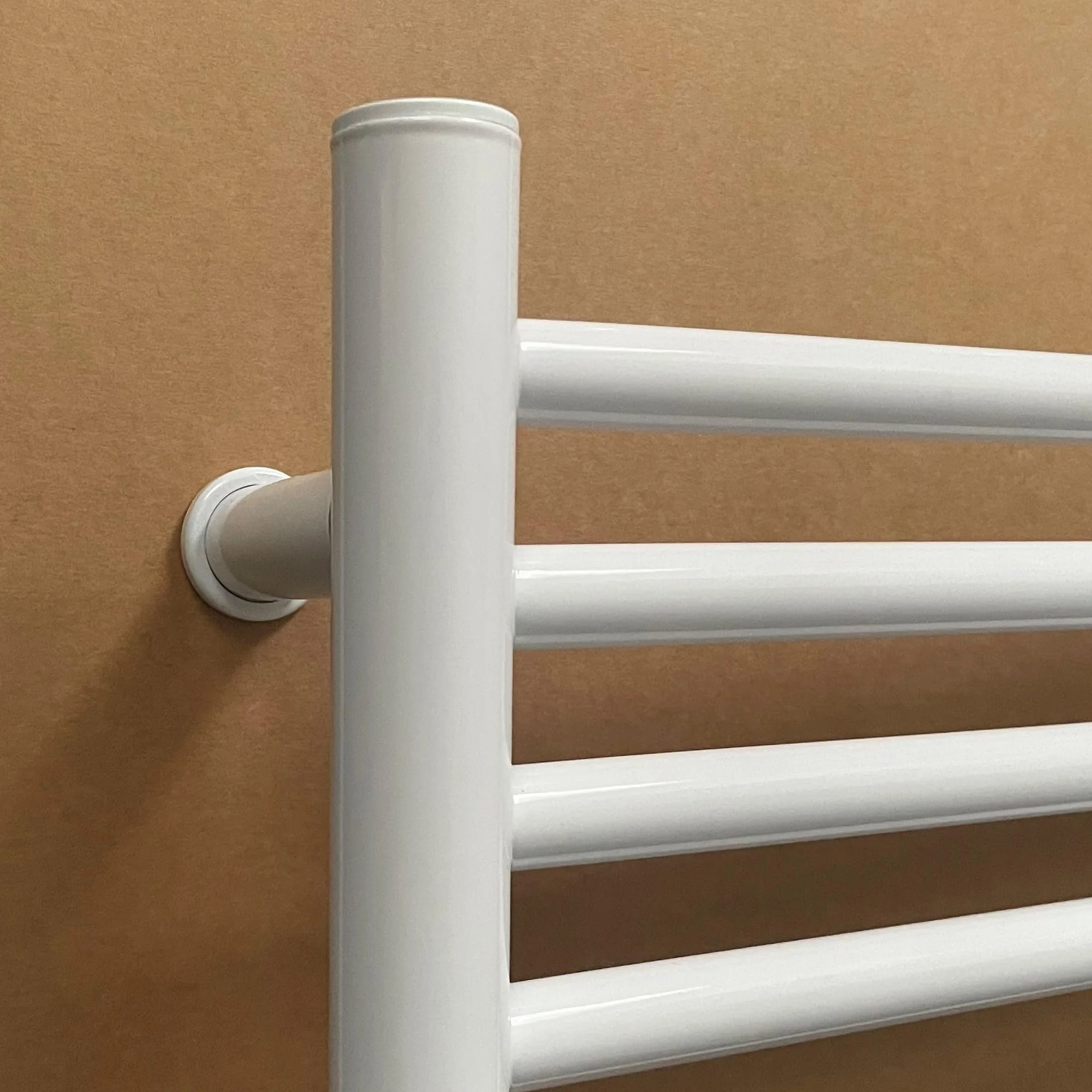 Manissa Scaldasalviette Elettrico Bagno Acciaio Inox 400x720mm Bianco - Riscaldamento Rapido Design Moderno Anticorrosione - Termoarredo Elettrico