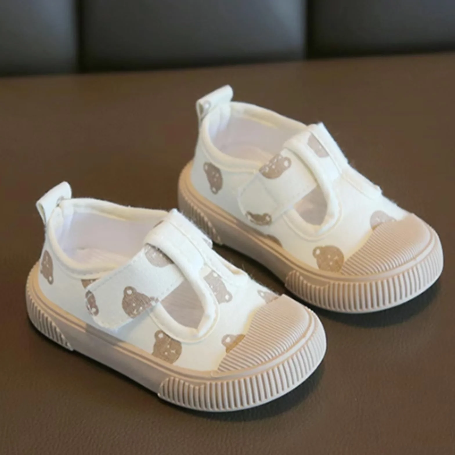 Scarpe per bambini con stampa orso Piattaforma Scarpe Casual Slip-on Sneakers in Tela Antiscivolo Suola in Suola in Gomma Mesh Traspirante Scarpe Casual Scarpe Sportive Per Bambini