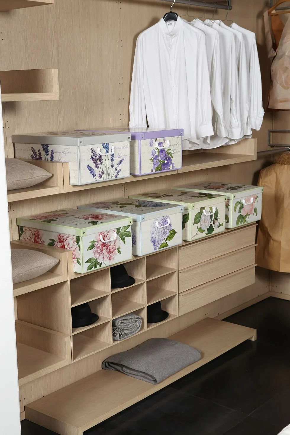 Lavatelli Scatola per armadio in cartone con coperchio profumo di Violette 32x42x17,5 cm organizer vestiti e biancheria