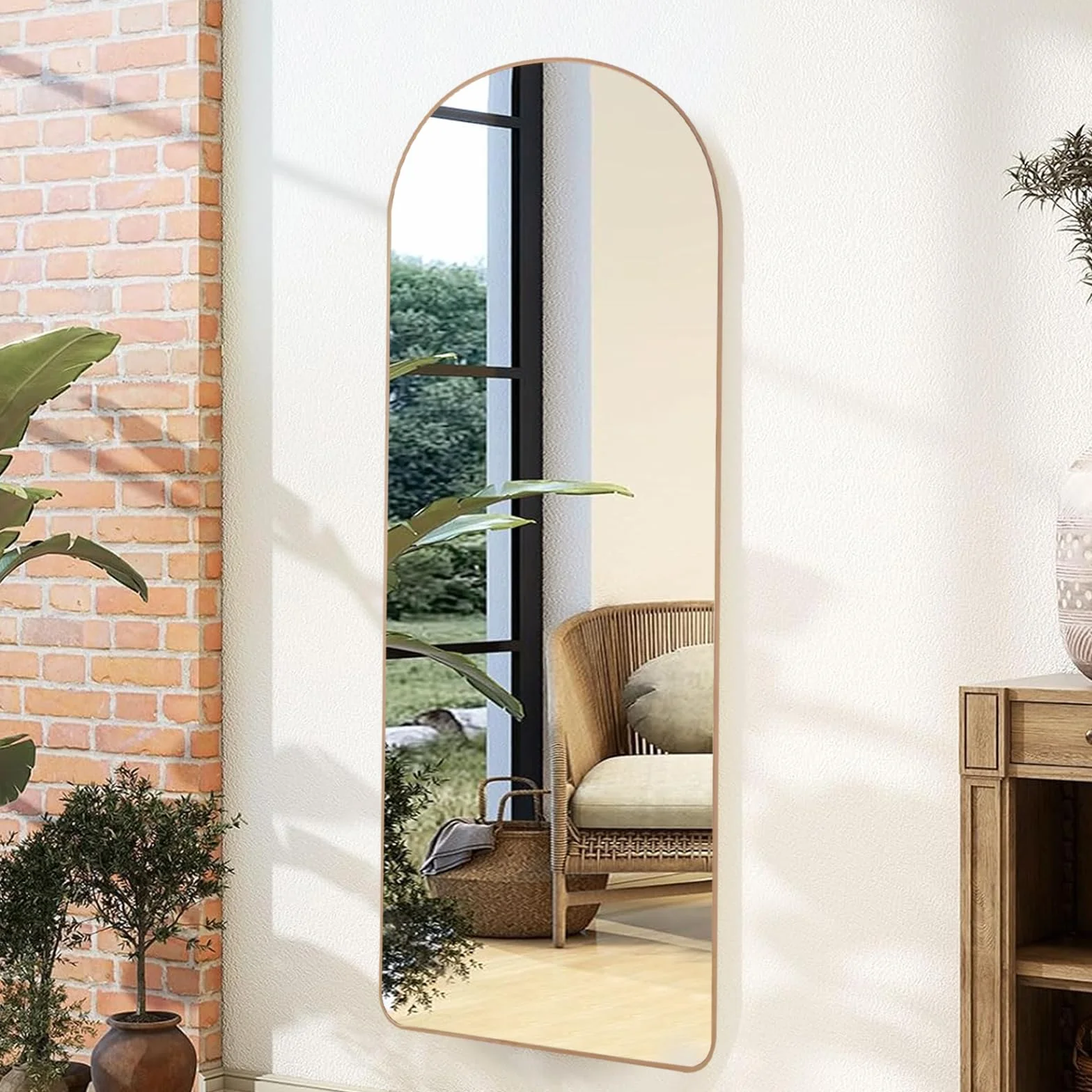 Specchio da Terra ad Arco 160x50 cm, Specchio da Parete con Cornice in Alluminio Dorato, Design Moderno, da Appoggiare o Appendere per Soggiorno, Camera da Letto, Ingresso